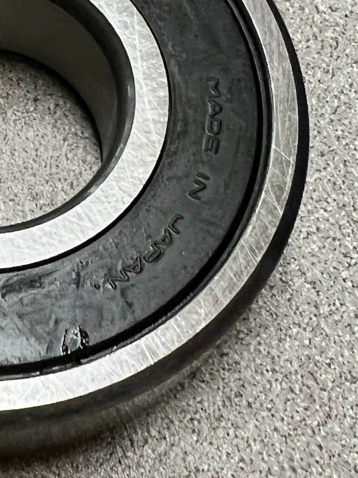 NEW IN BOX NSK BALL BEARING 30TM05