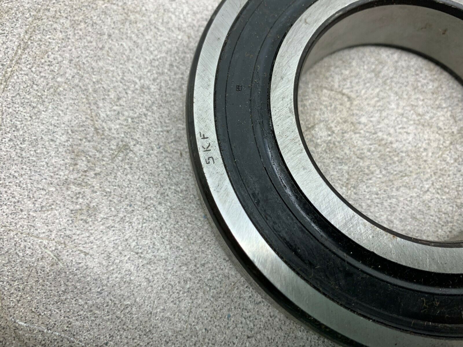 NEW NO BOX SKF BEARING 6213-RS1/C3