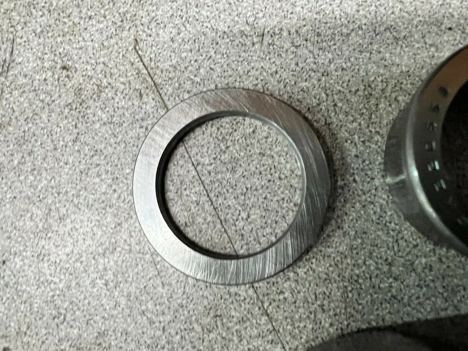 NEW IN BOX NACHI NUK2205S1N NUPK2205S6 BEARING 025-5