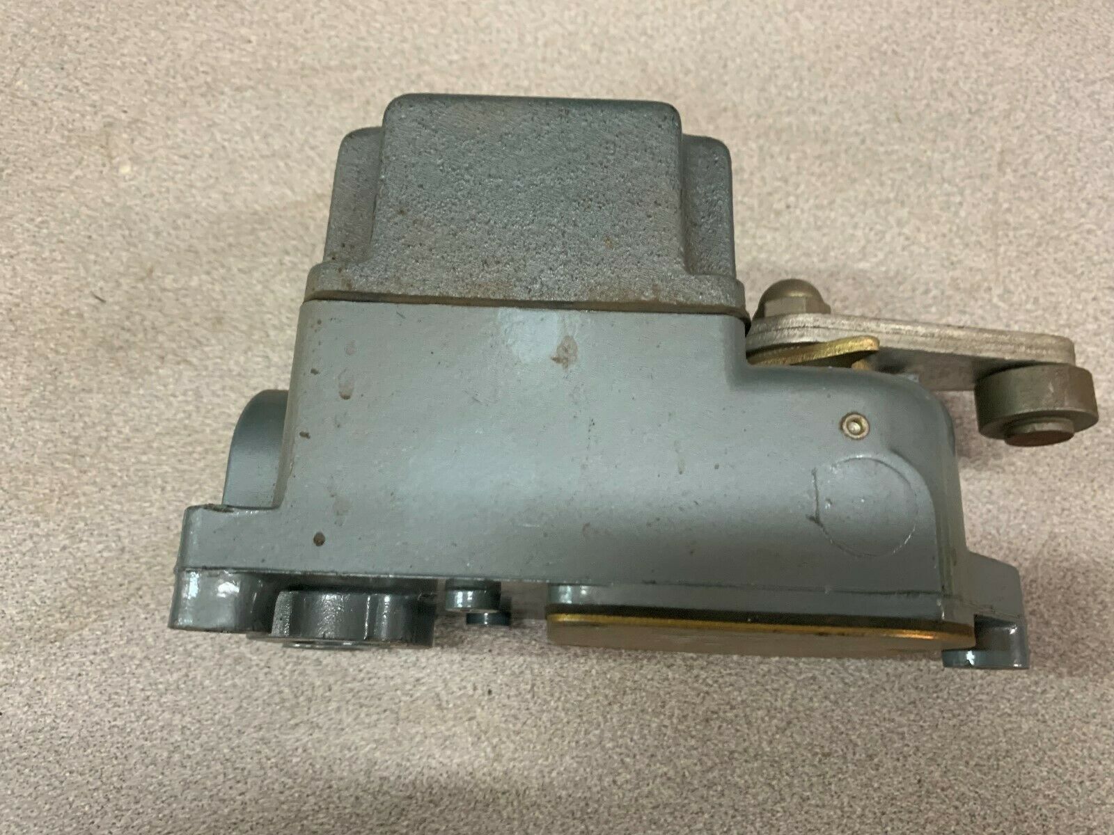 NEW NO BOX ALLEN BRADLEY SWITCH 801-ASH22 SERIES A