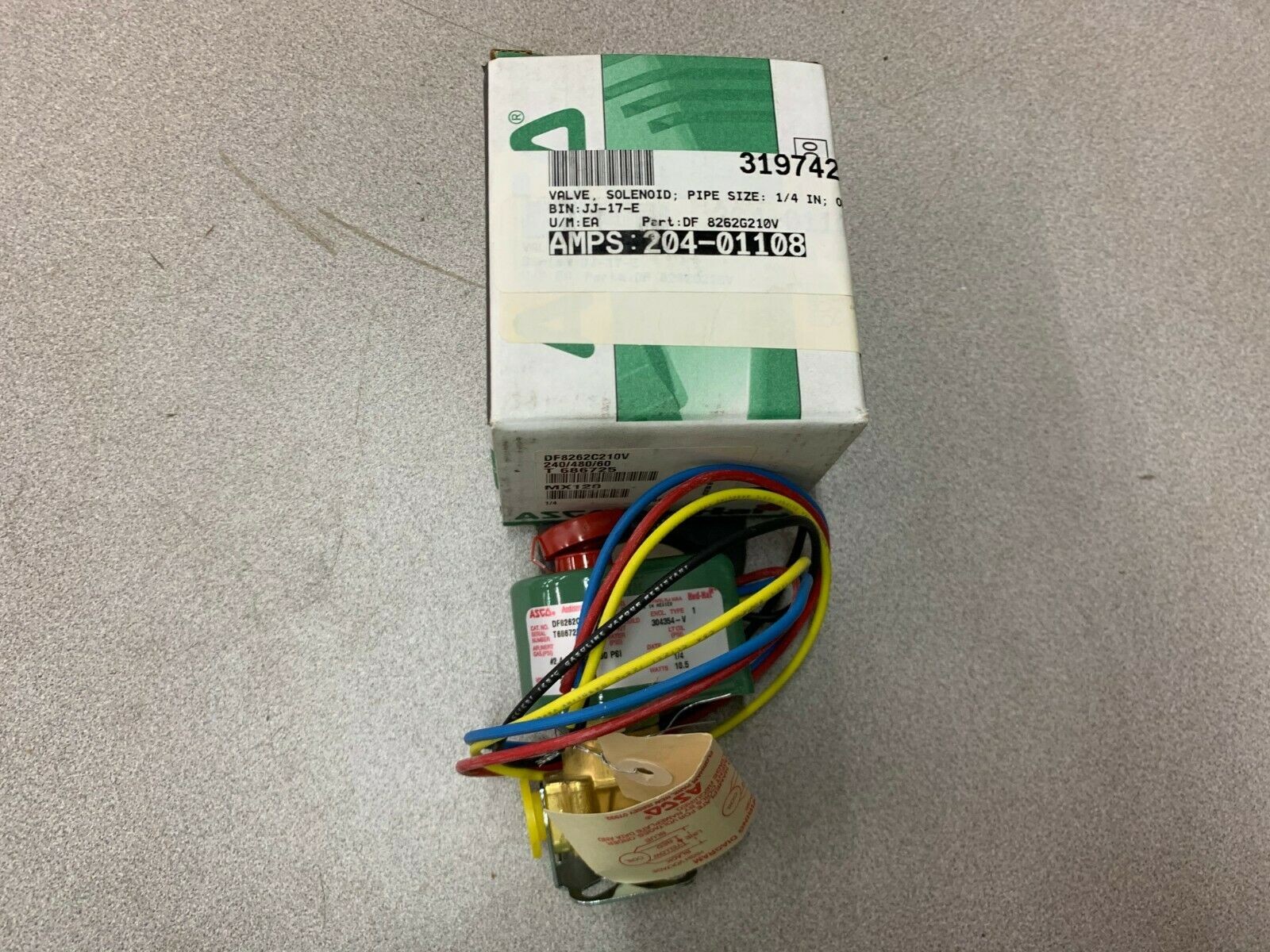 NEW IN BOX ASCO RED HAT 1/4" SOLENOID VALVE DF8262C210V