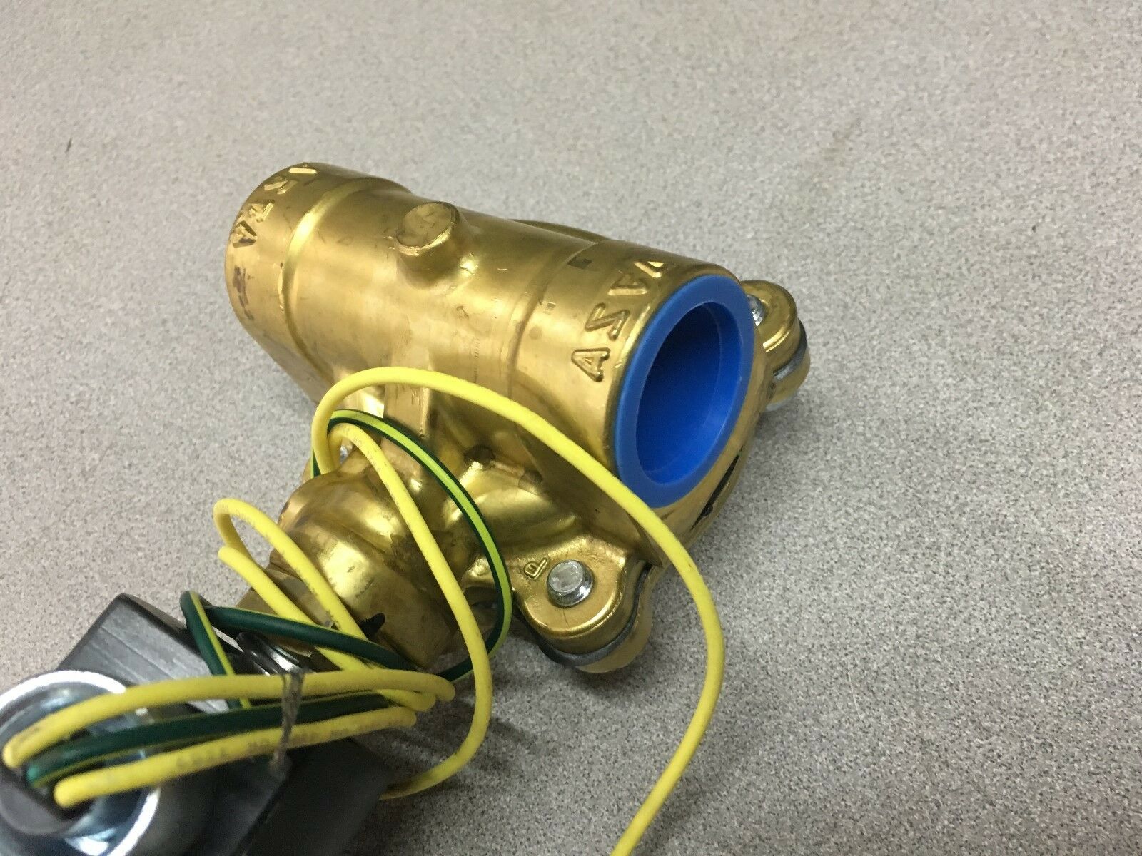 NEW NO BOX ASCO RED HAT 1" PIPE SOLENOID VALVE NPEF8210G14