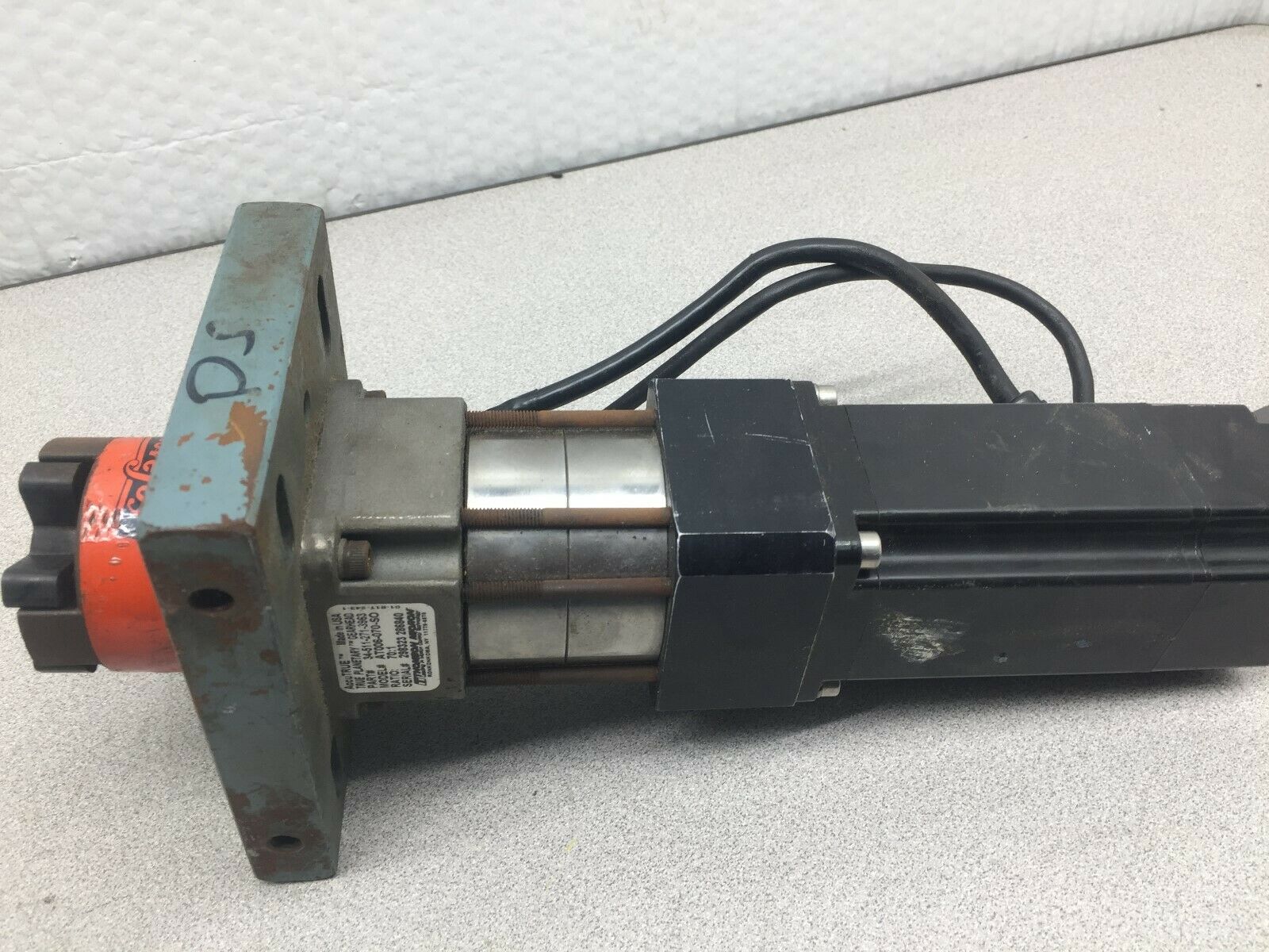 USED YASKAWA AC SERVO MOTOR AND PLANETARY GEARHEAD SGM-04U3B4L/ 34-511-271-3963