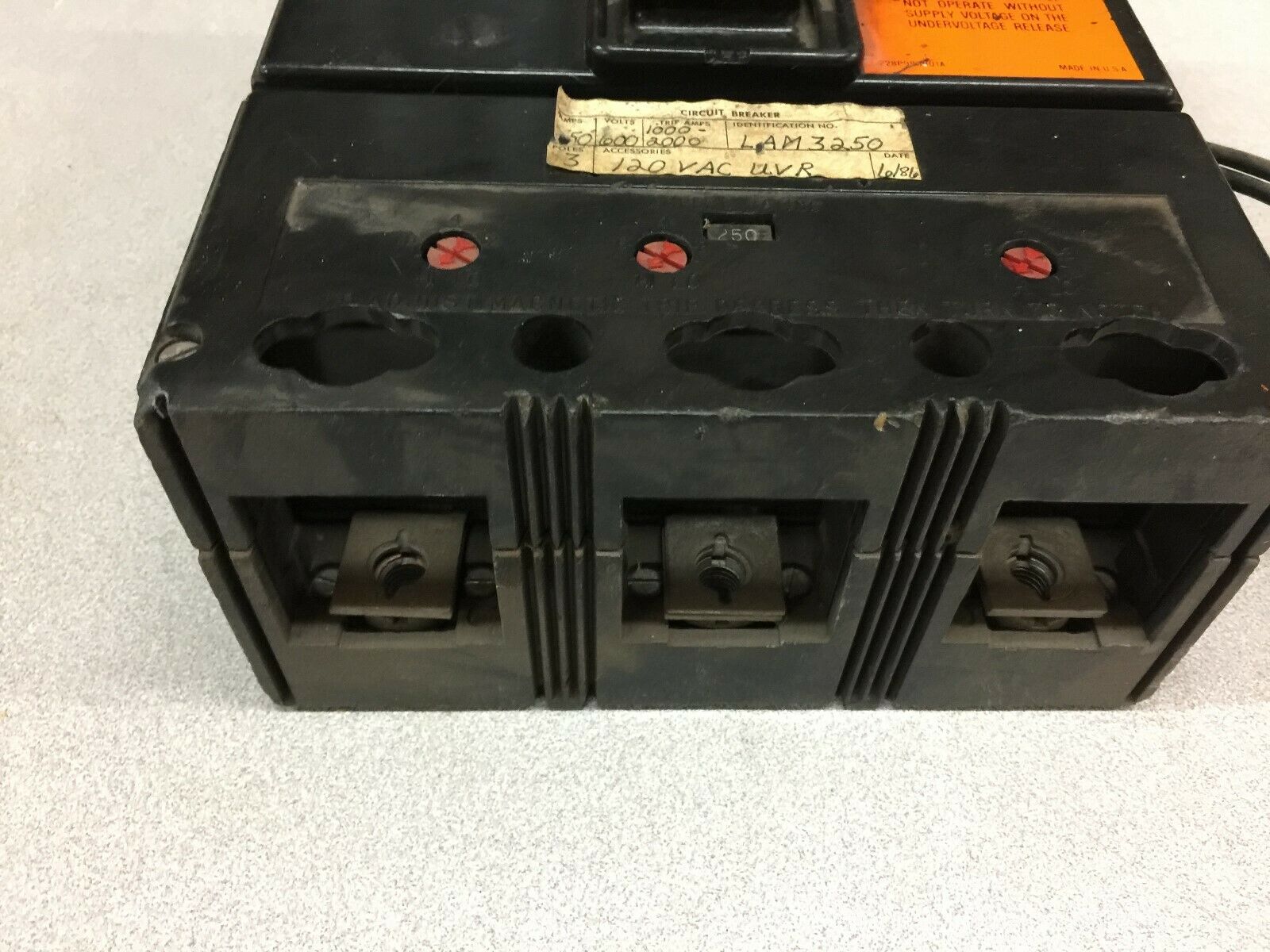 USED WESTINGHOUSE 250AMP 3POLE 600VAC 120VAC UVR 1000-2000TRIP BREAKER LAM3250