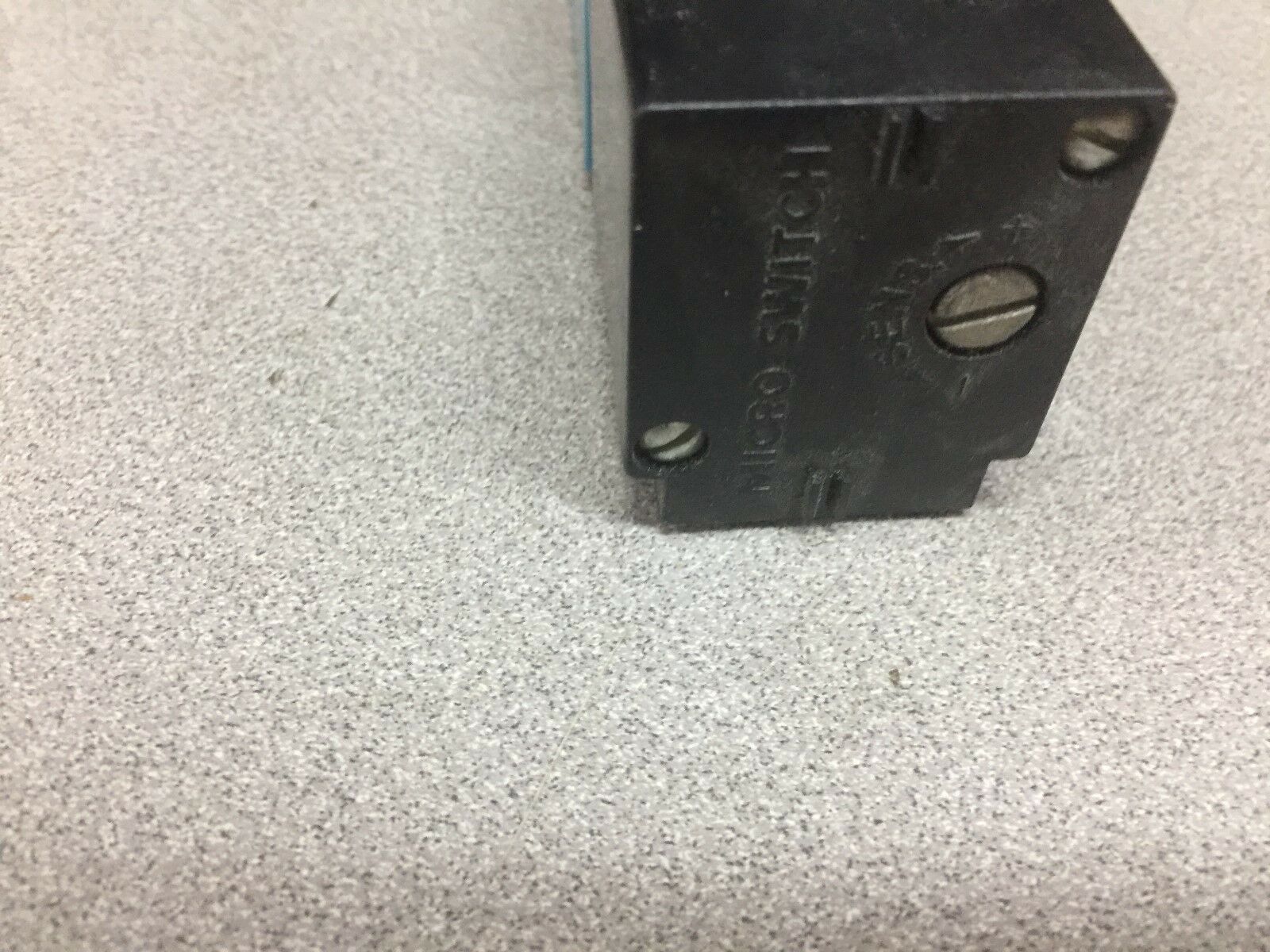 NEW IN BOX HONEYWELL PHOTOELECTRIC SENSOR WITH ON/OFF DELAY FE-LPR04ADX-1S