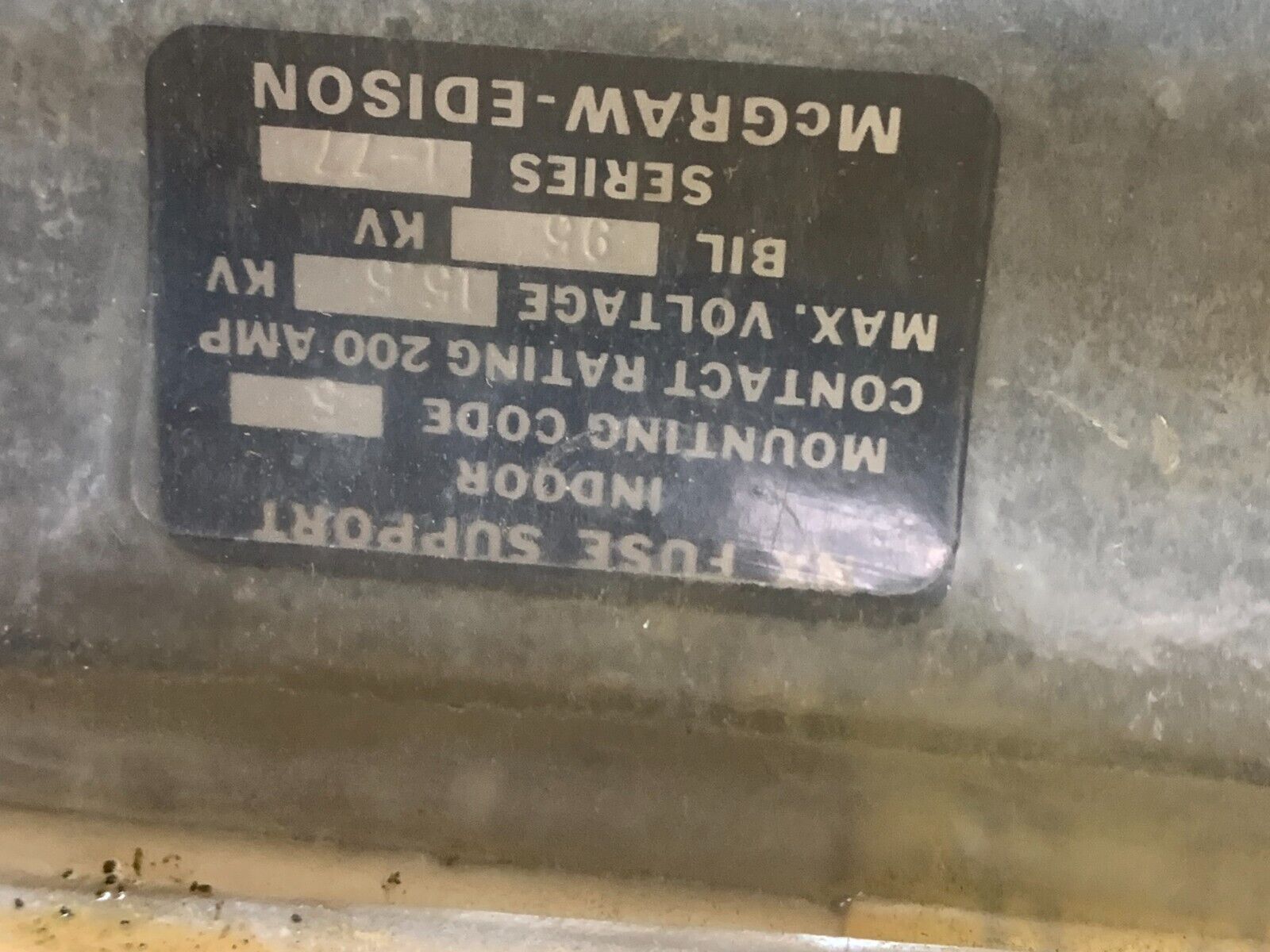 NEW MCGRAW-EDISON NX FUSE SUPPORT INDOOR 200AMP 15.5KV BIL 95 KV SERIES 1-77