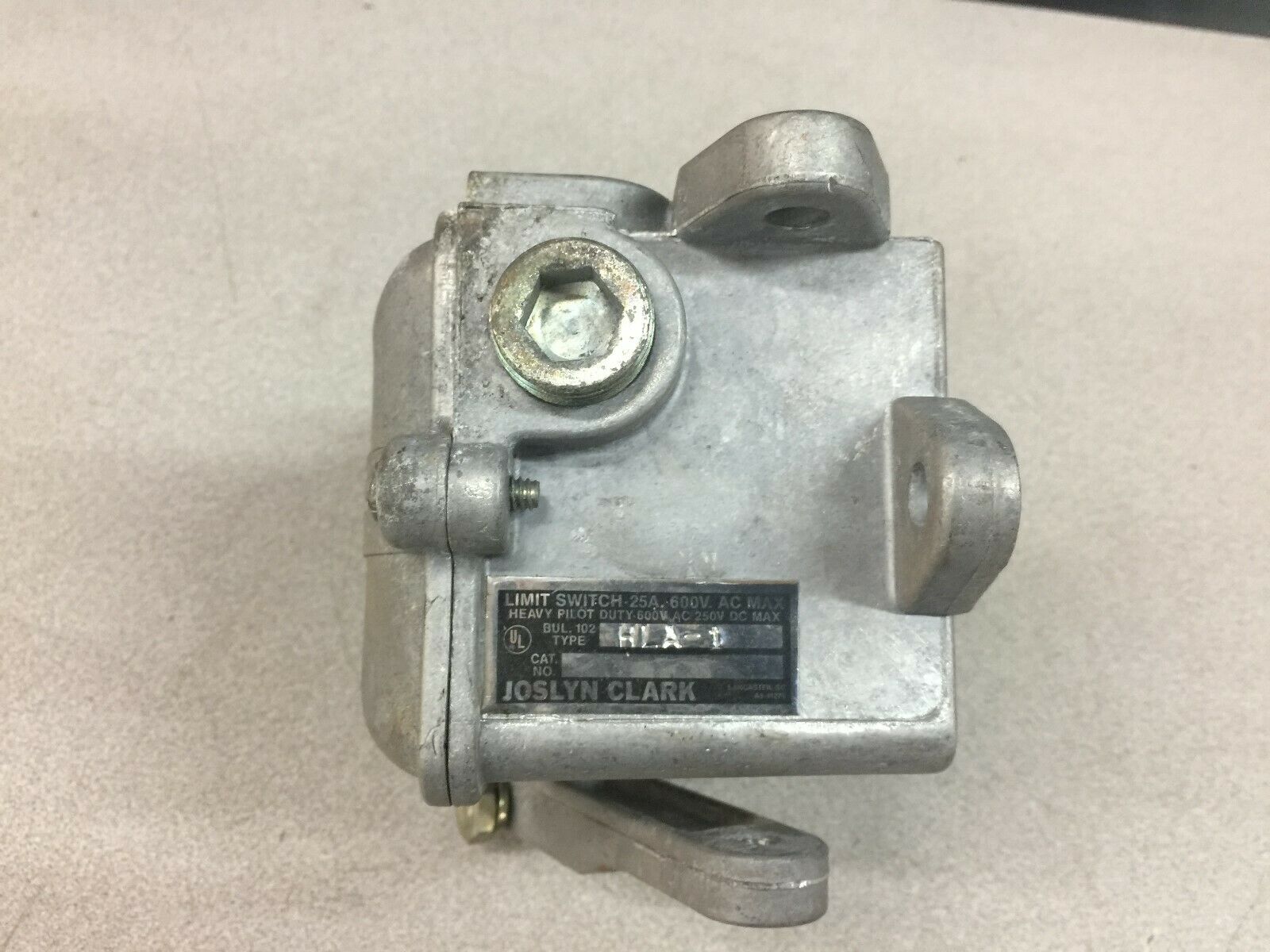 NEW NO BOX JOSLYN CLARK 25AMP 600VAC PILOT DUTY LIMIT SWITCH HLA-1