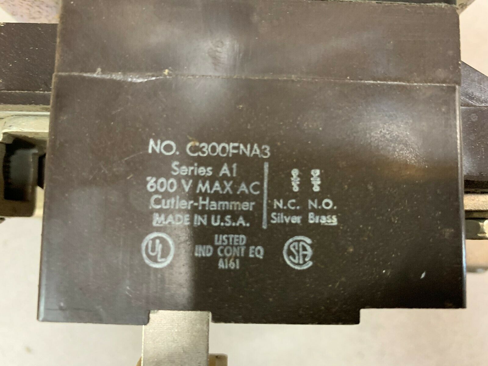 NEW NO BOX CUTLER HAMMER RELAY C300FRNA3