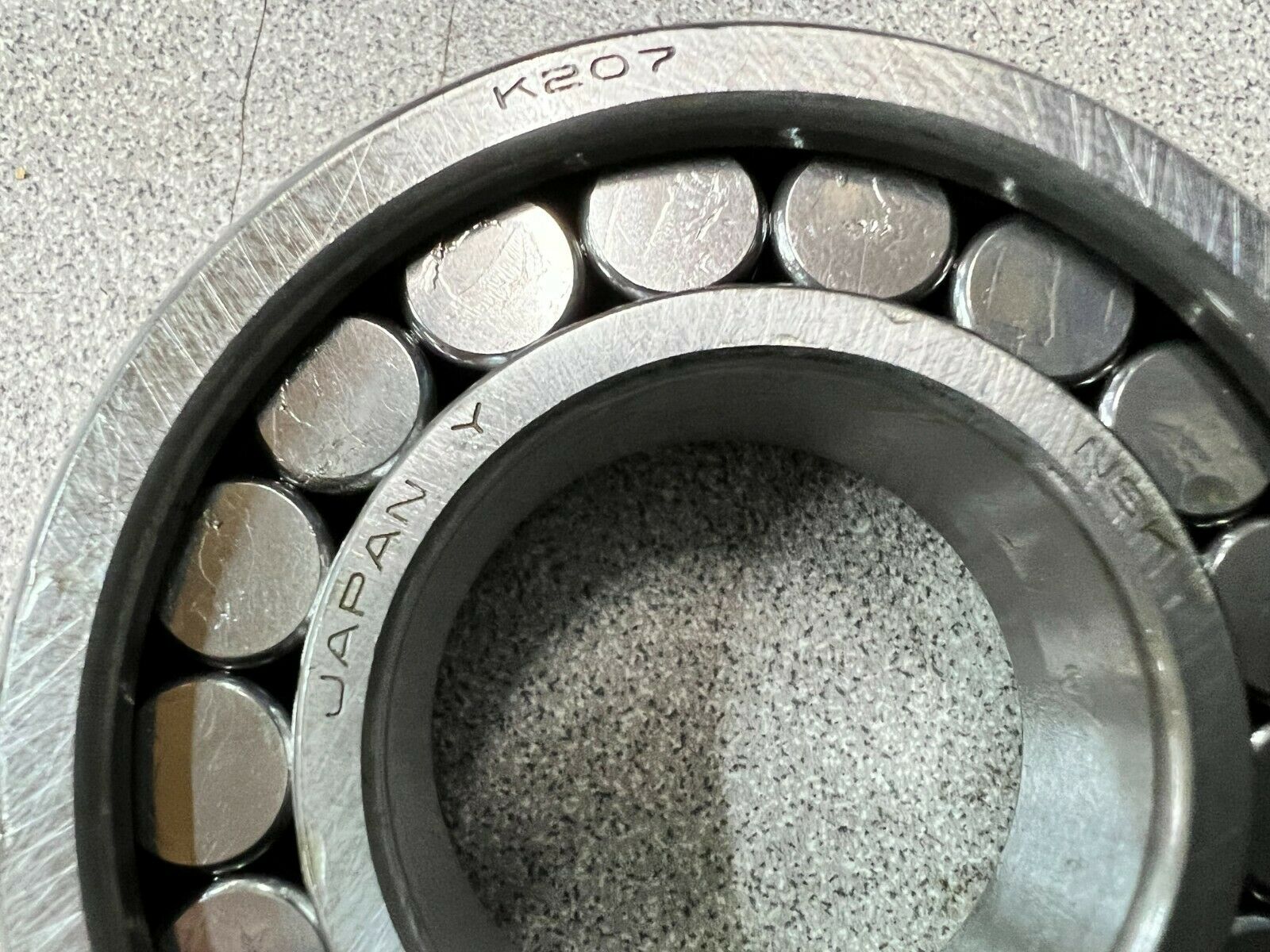 NEW IN BOX NSK NUK207 K207 CYLINDRICAL BEARING NJK207