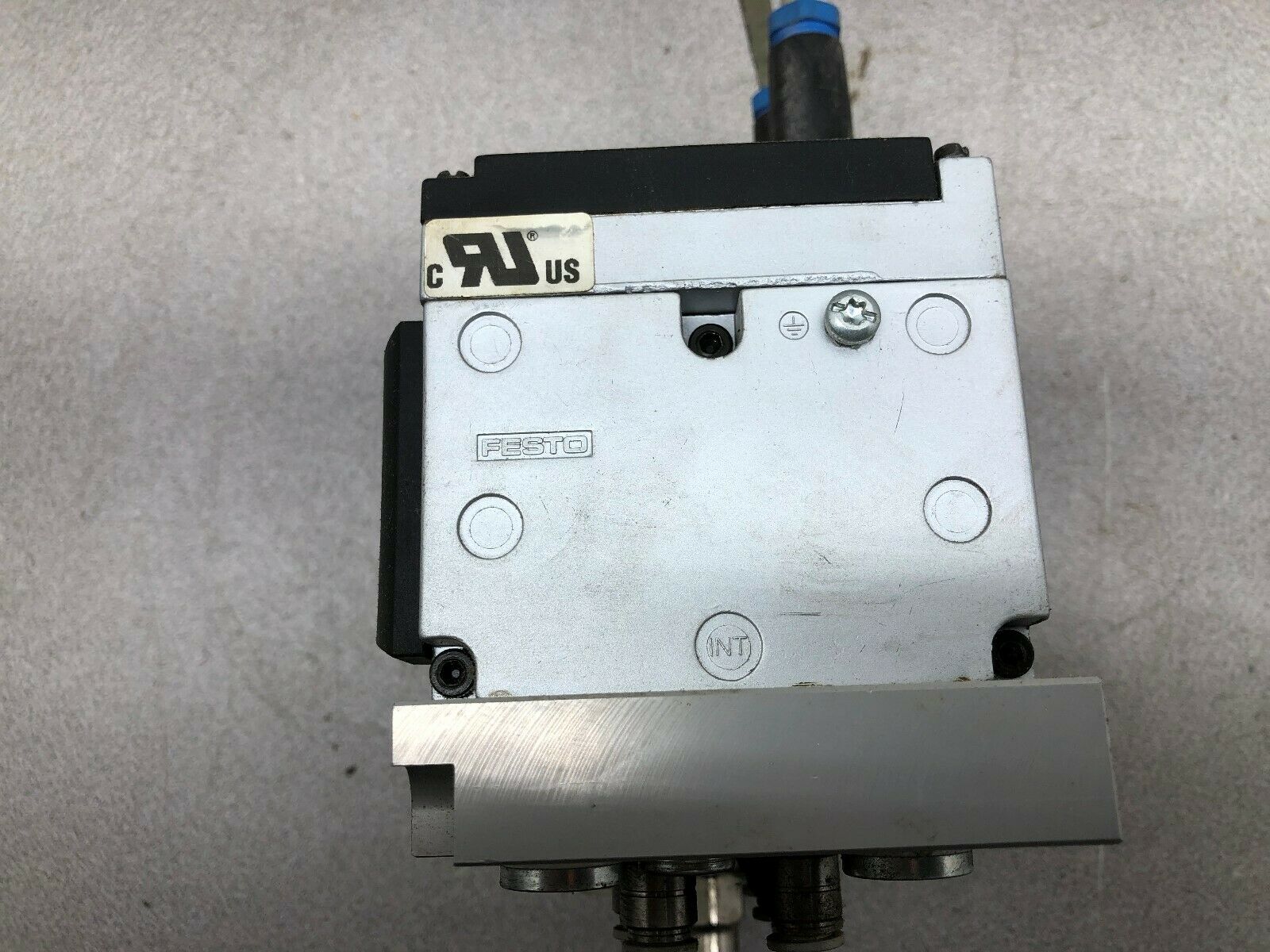 USED FESTO PNEUMATIC SOLENOID MANIFOLD VALVE CPV14-GE-DI01-8 /CPV-14-VI /CPV14