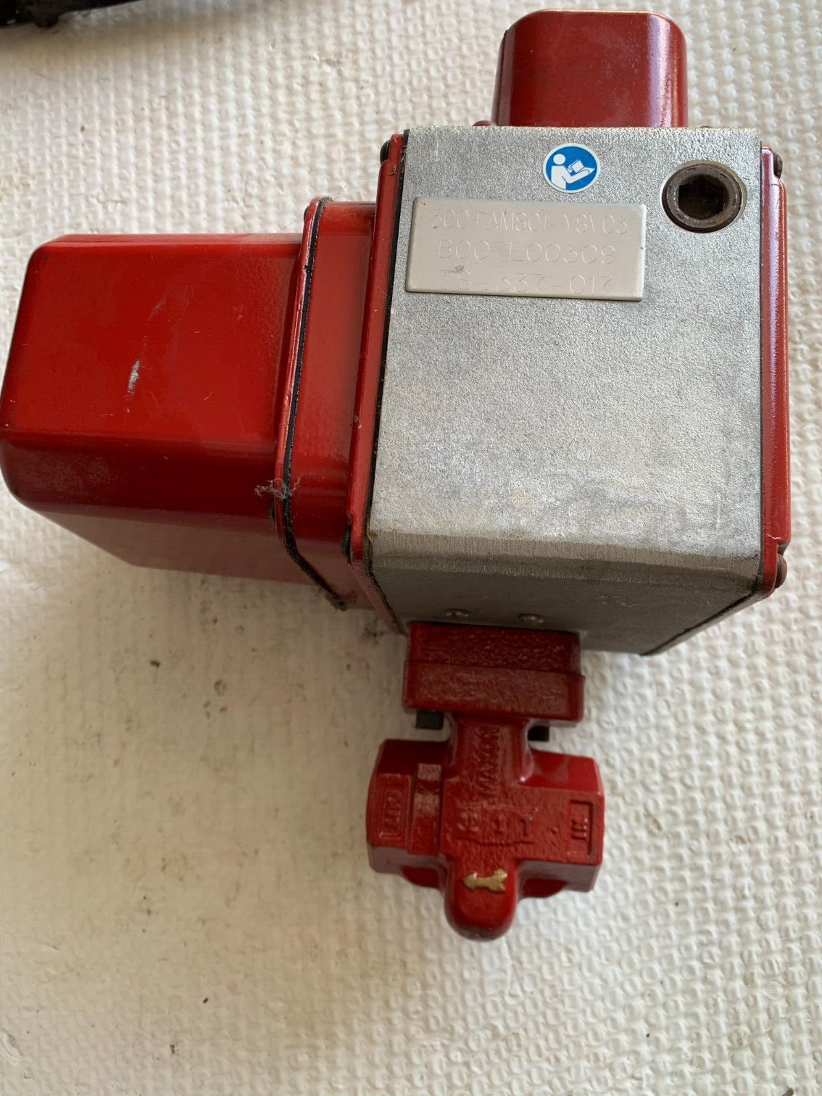 NEW NO BOX MAXON STO VENT VALVE 075SMA21-CA11-FC11A0