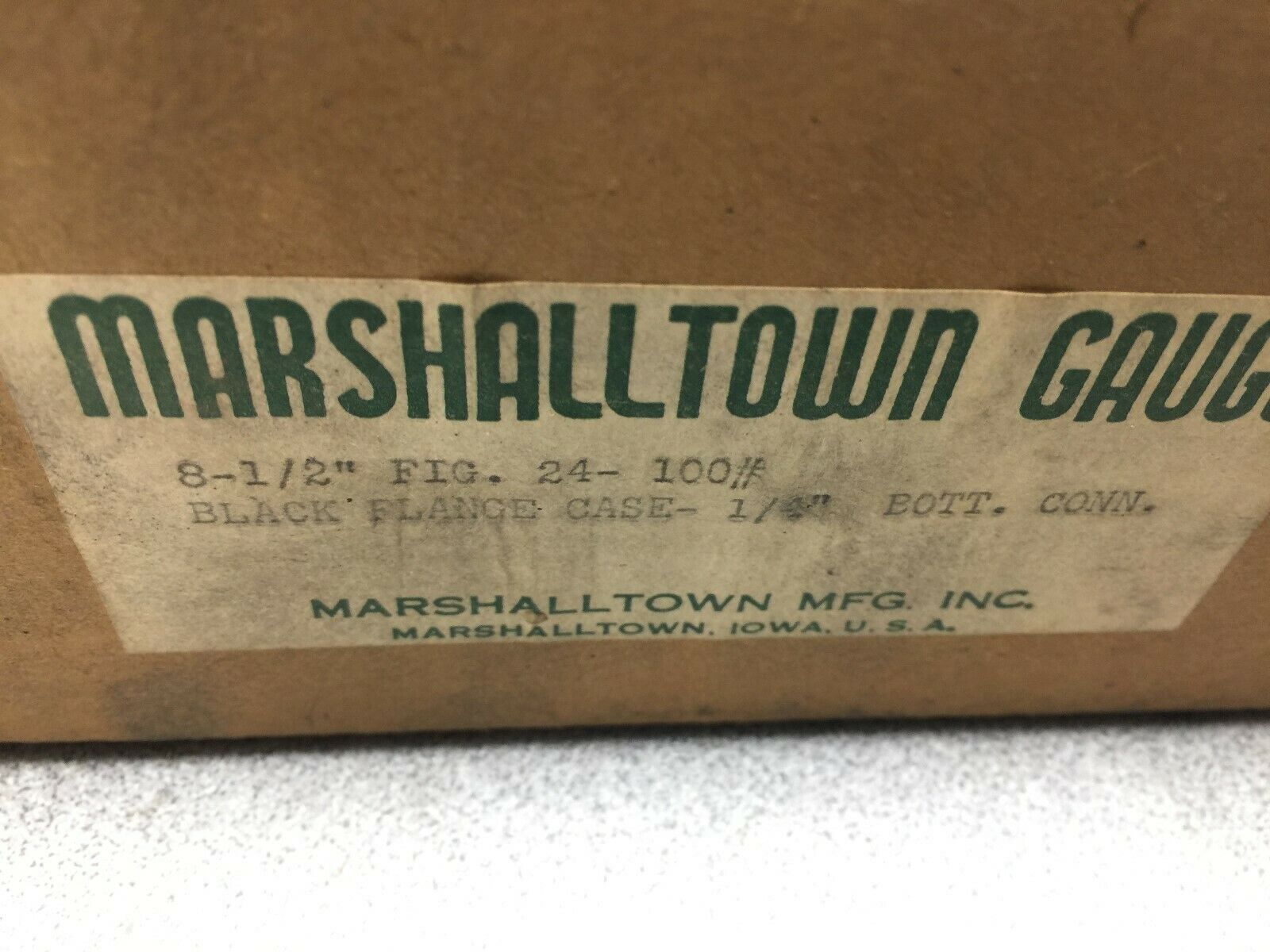 NEW IN BOX MARSHALLTOWN GAUGE 8 1/2" 0-100 1/4"NPT BOTTOM CONN. FLANGED CASE GAU