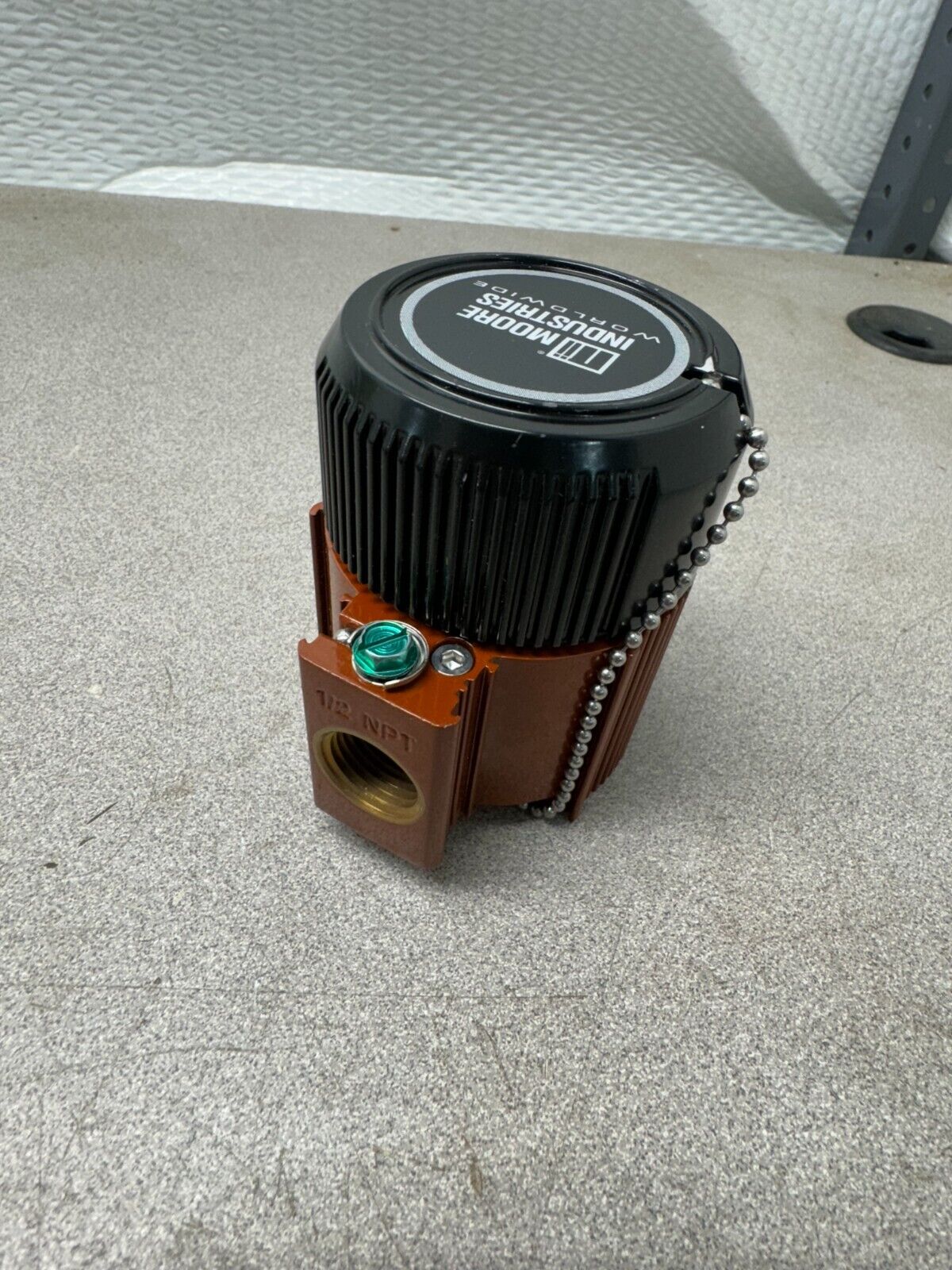 NEW NO BOX MOORE M11HPP IN LH2 ENCLOSURE TRX/CL12/D38/S316/-PT1C4-.5NPT(H)