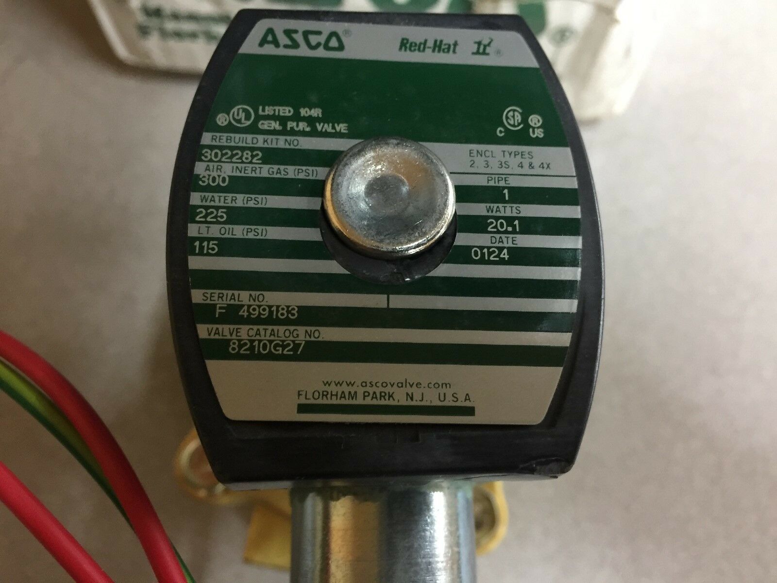 NEW IN BOX ASCO 1"NPT 300PSI 120VAC SOLENOID VALVE 8210G27