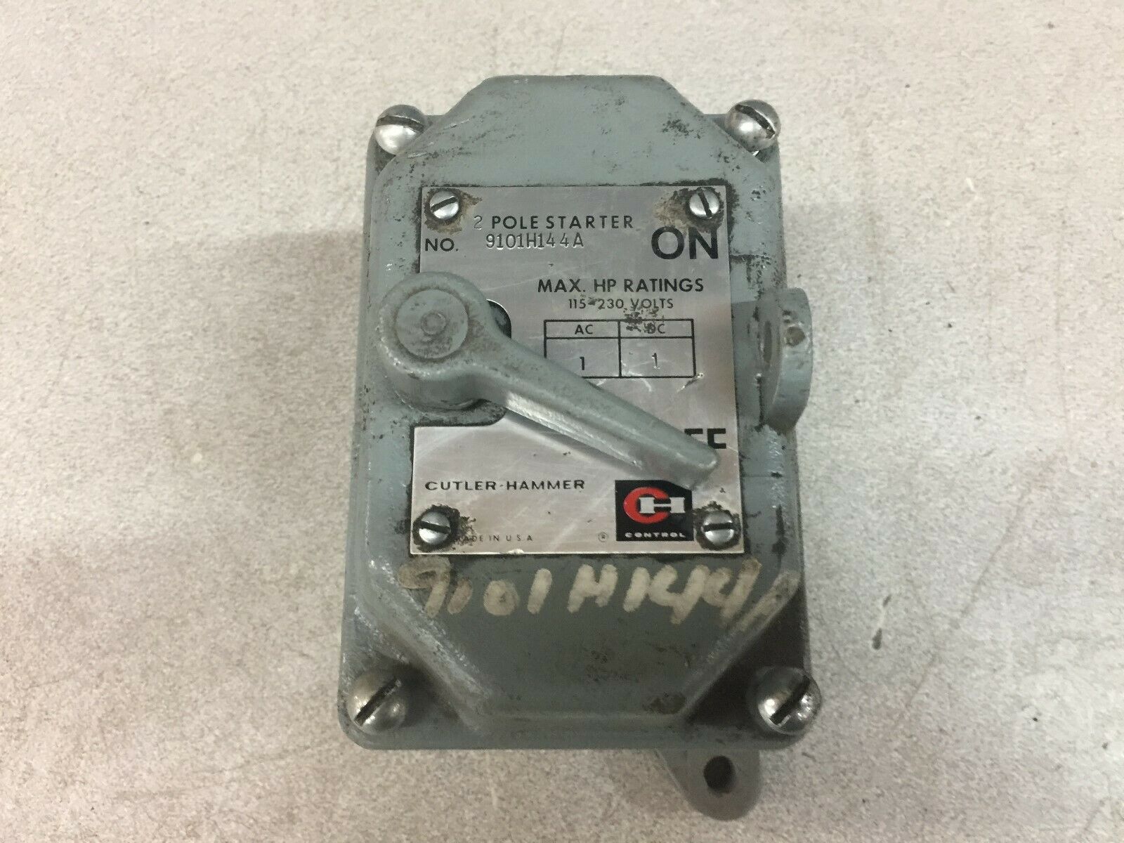 NEW NO BOX CUTLER HAMMER 2 POLE STARTER HAZARDOUS LOCATION 9101H144A