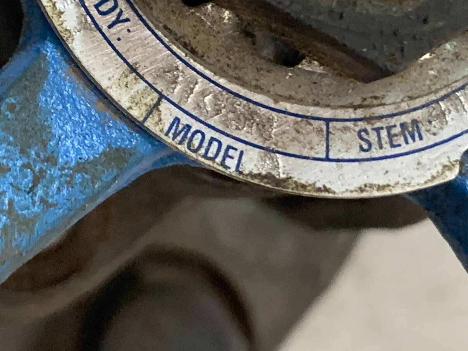 NEW NO BOX VELAN 800 1-1/4" GATE VALVE B16.34 MODEL A