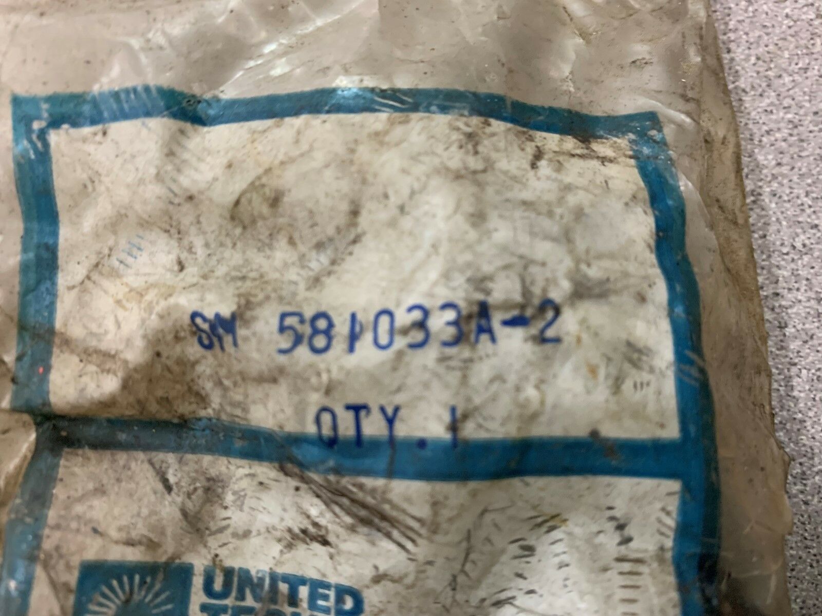 NEW NO BOX UNITED TECHNOLOGIES BOLT 581033A-2