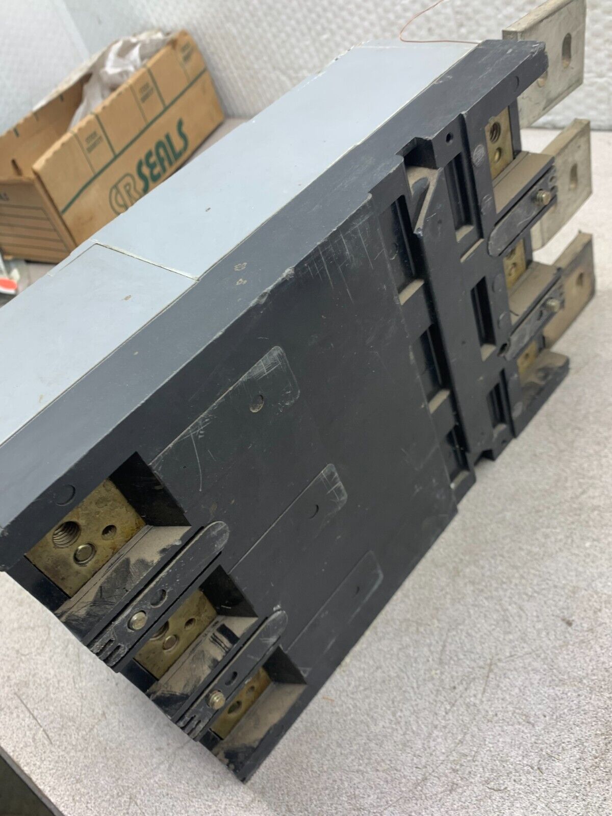 USED SIEMENS I-T-E- SENTRON 3 POLE 600AMP CIRCUIT BREAKER LD63F600