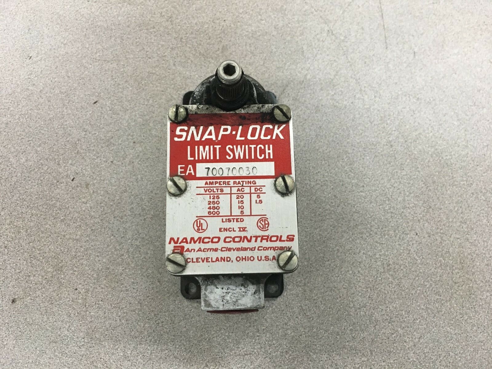 NEW NO BOX SNAP-LOCK LIMIT SWITCH EA70070030