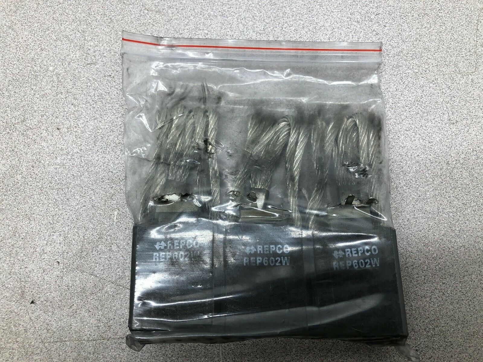 NEW NO BOX (LOT OF 3) REPCO 1" THICK 1 1/2" WIDE 1 3/4" LONG BRUSH REP602W