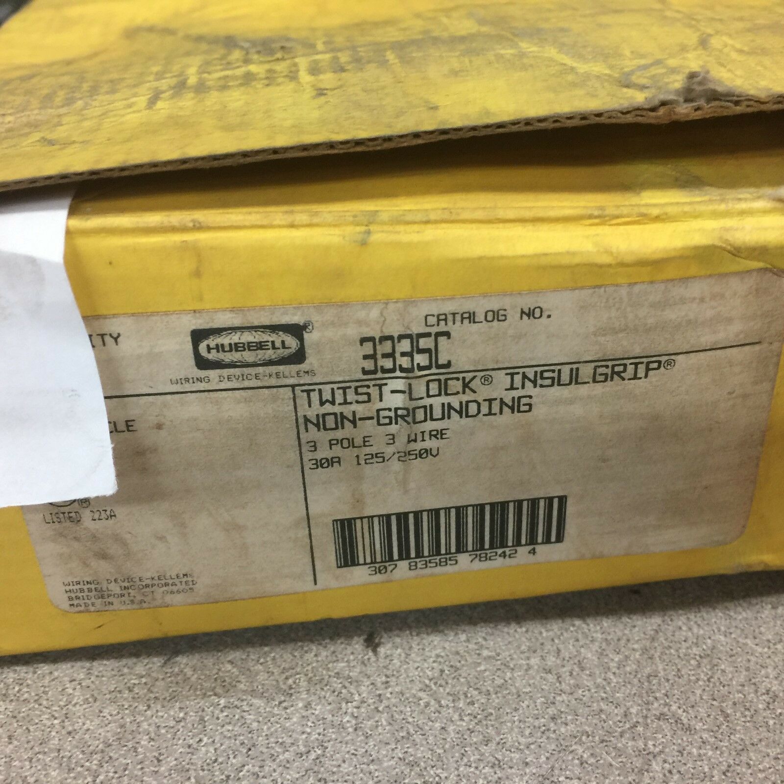 NEW IN BOX 9 EA TWIST LOCK INSULGRIP 30 AMP 3 WIRE RECEPTICAL 3335C