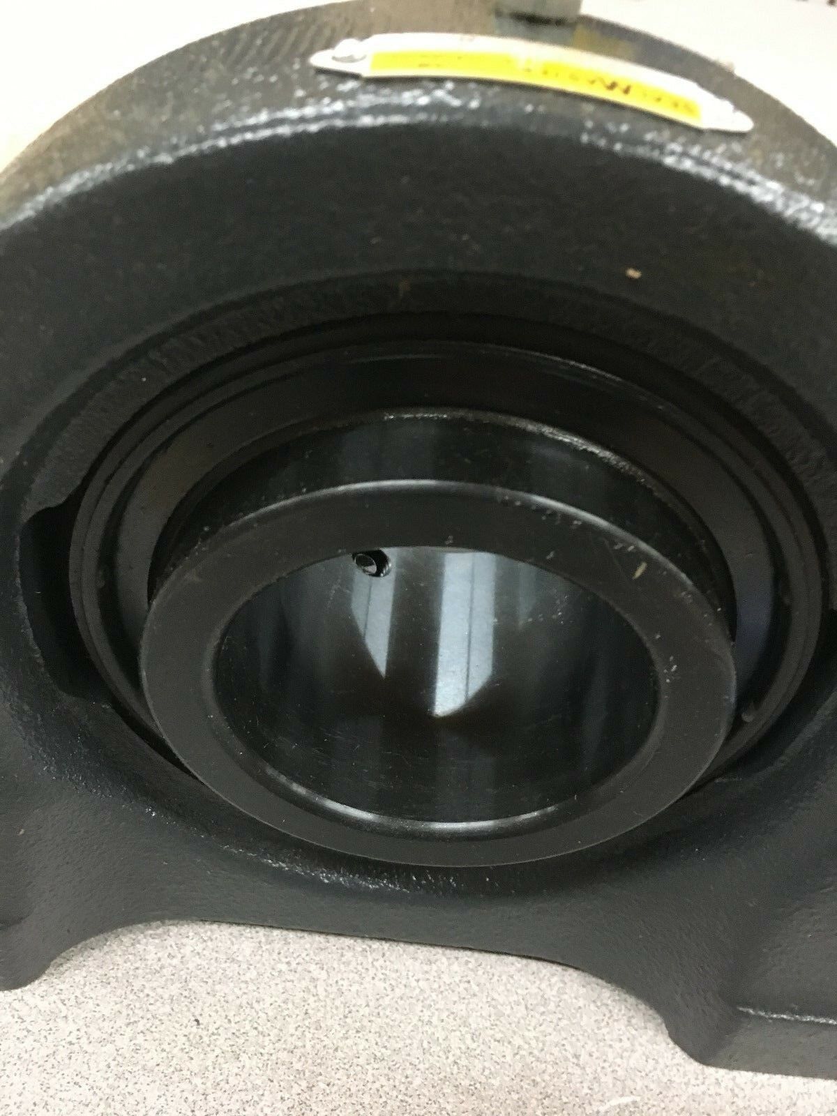 NEW IN BOX SEALMASTER PILLOW BLOCK BEARING 2-11/16" BORE MHP-43C CXU