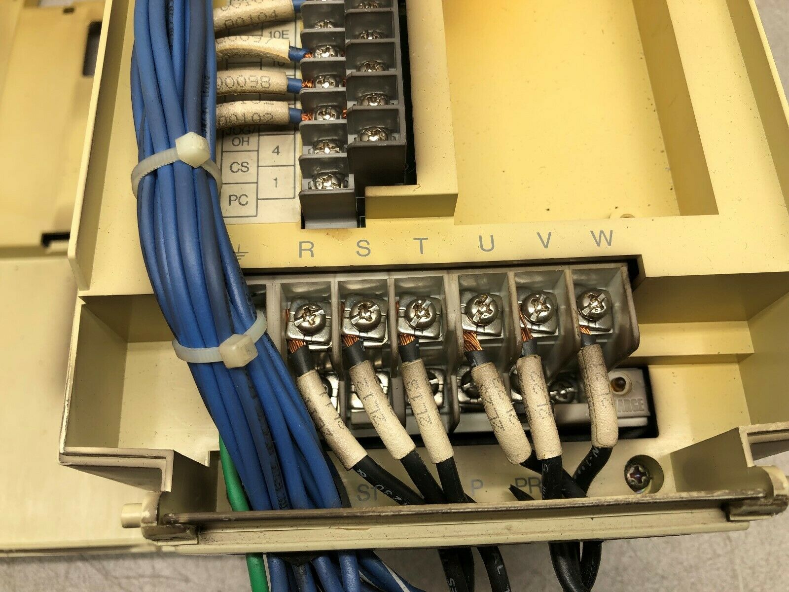 USED MITSUBISHI FEQROL-A200 1.5 HP 380-460 VAC 3 PH INVERTER DRIVE FR-A240-0.75