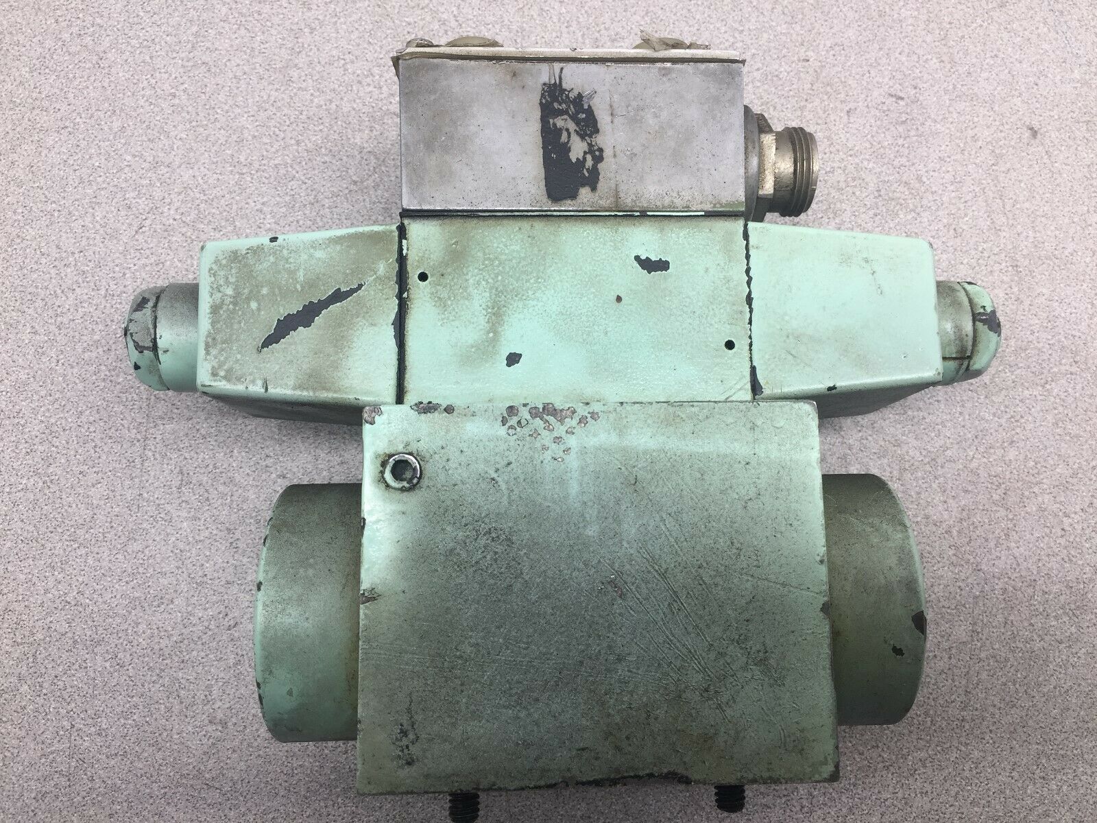 USED PARKER SOLENOID VALVE D31VW464567Y