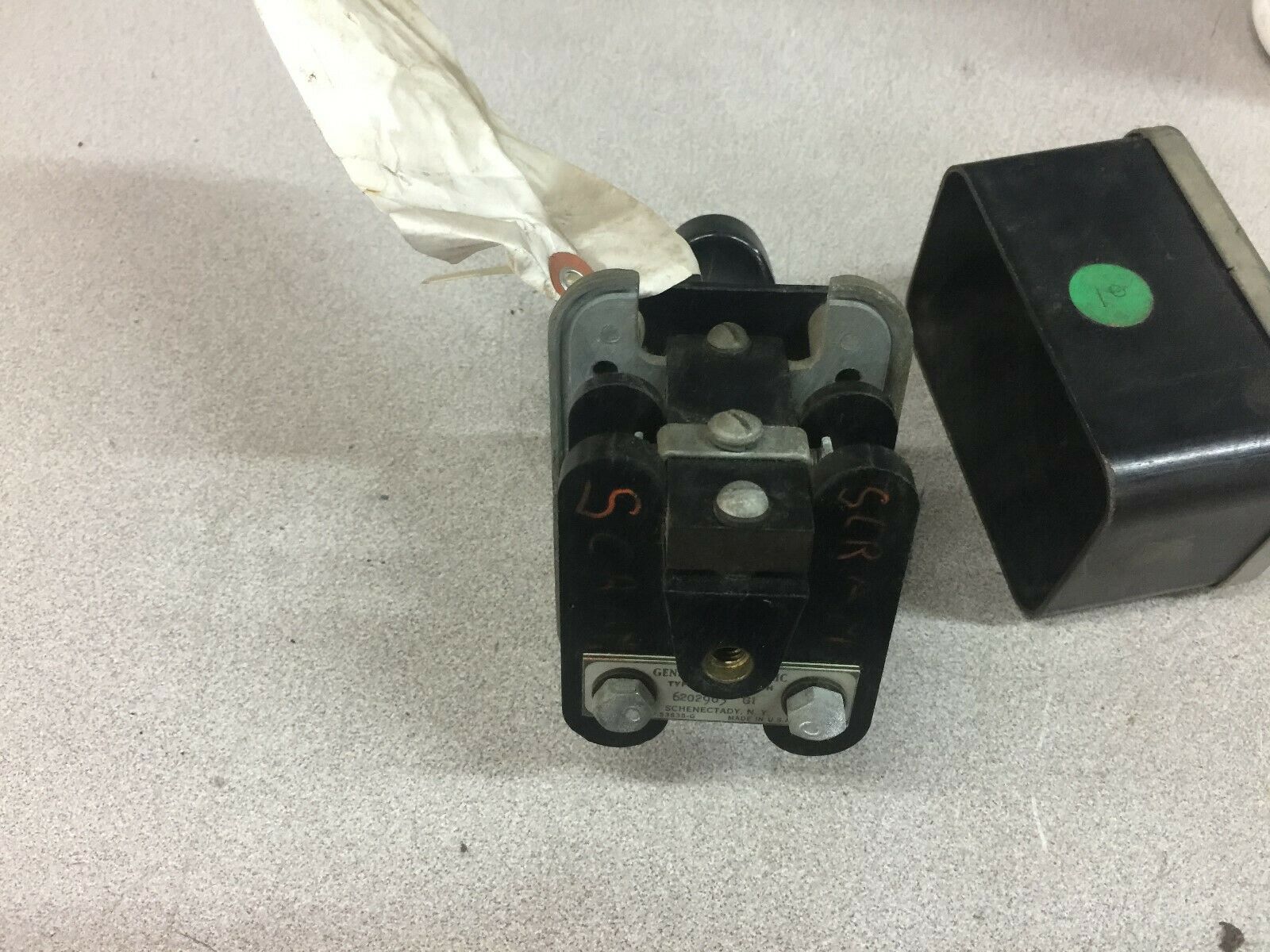 NEW NO BOX GE 3POS MOMENTARY SB-1 SWITCH 6202963