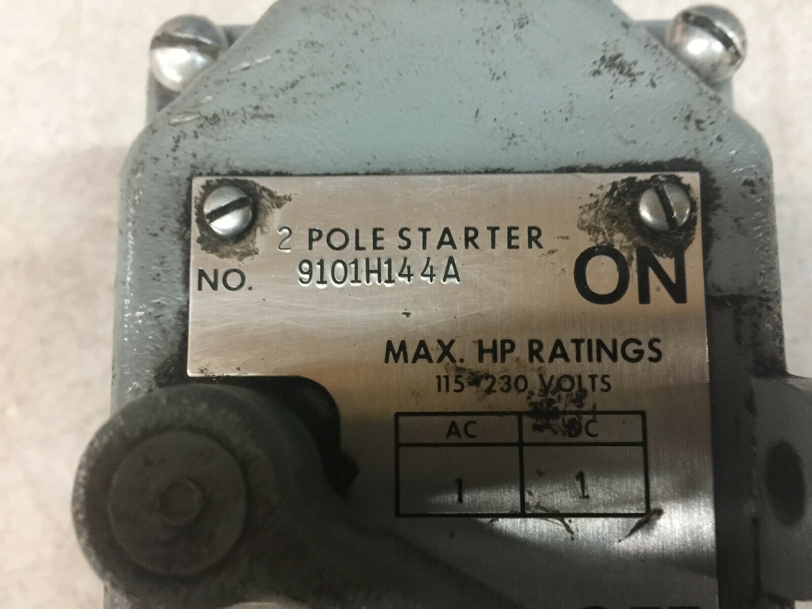NEW NO BOX CUTLER HAMMER 2 POLE STARTER HAZARDOUS LOCATION 9101H144A