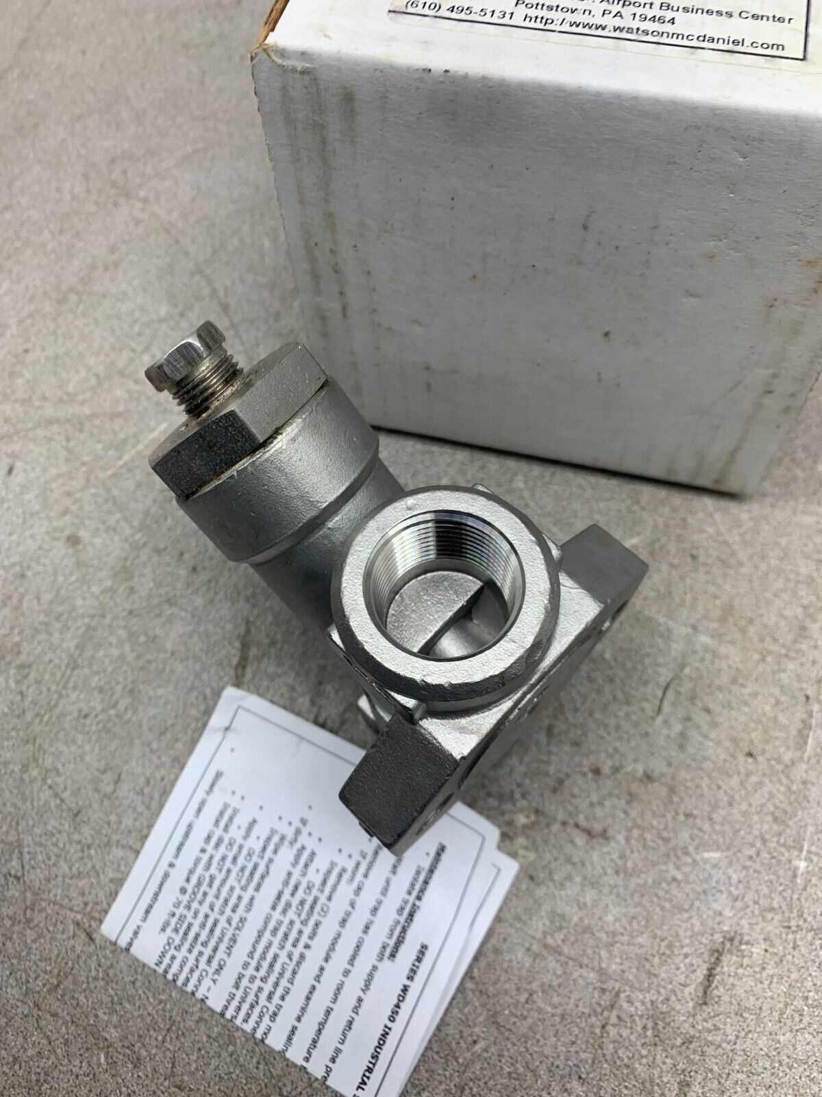 NEW IN BOX WATSON MCDANIEL 3/4" UNIVERSAL CONNECTOR W/ STRAINER WU450S-13