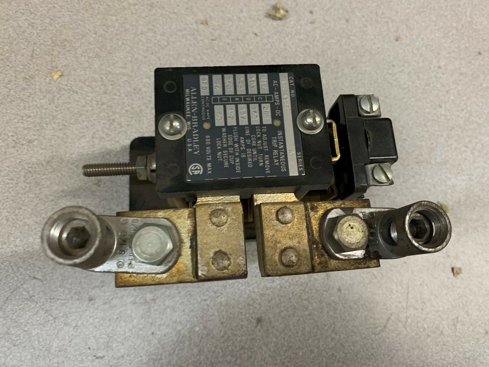 NEW NO BOX ALLEN BRADLEY RELAY 809-A19E