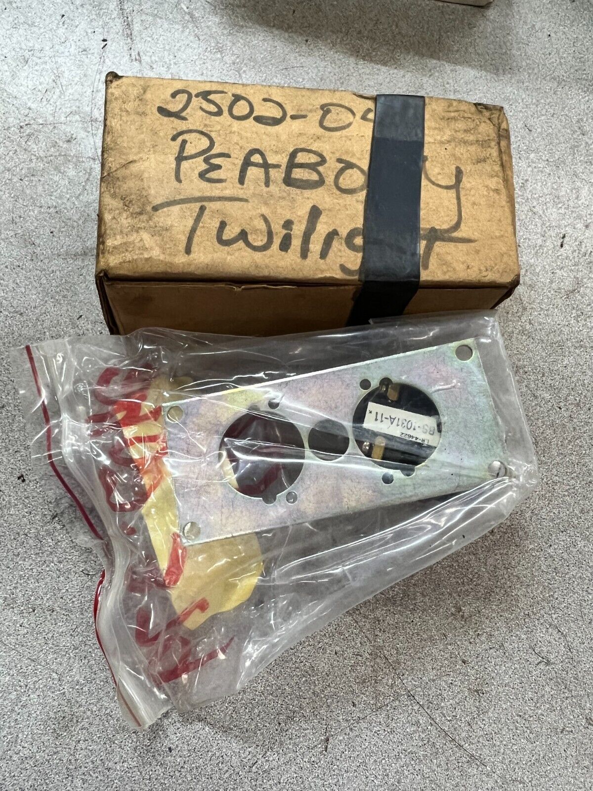 NEW IN BOX HUBBELL 2402-379 KIT BS-1031A-11