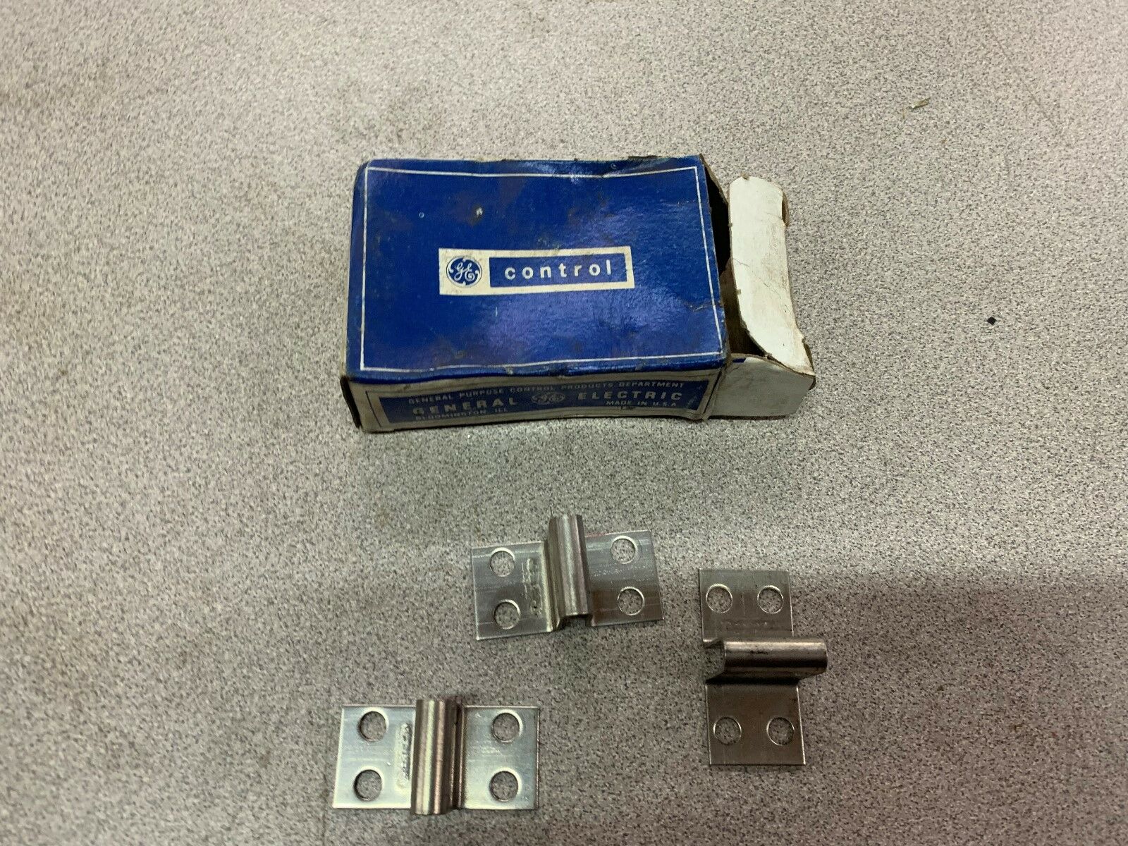 BOX OF 3 NEW IN BOX GE HEATER ELEMENT CR123F43.0B