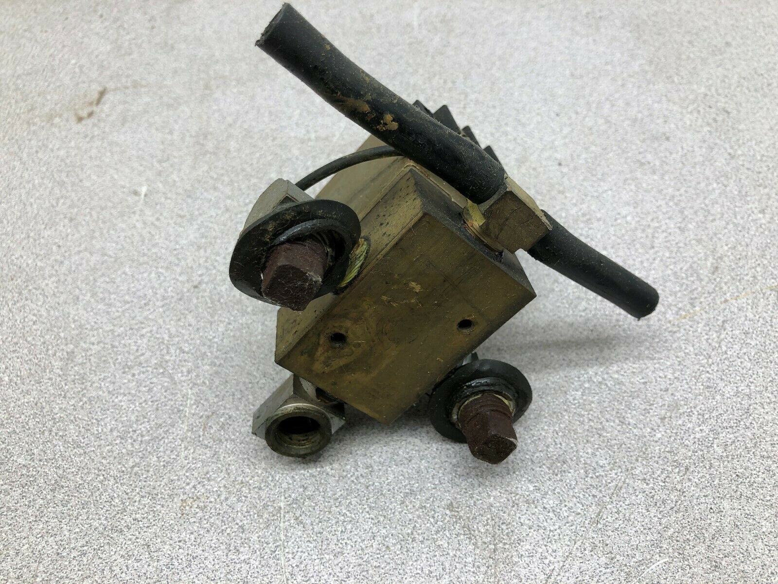USED VALCOR 115 VAC 125 PSI SOLENOID VALVE SV1000-4