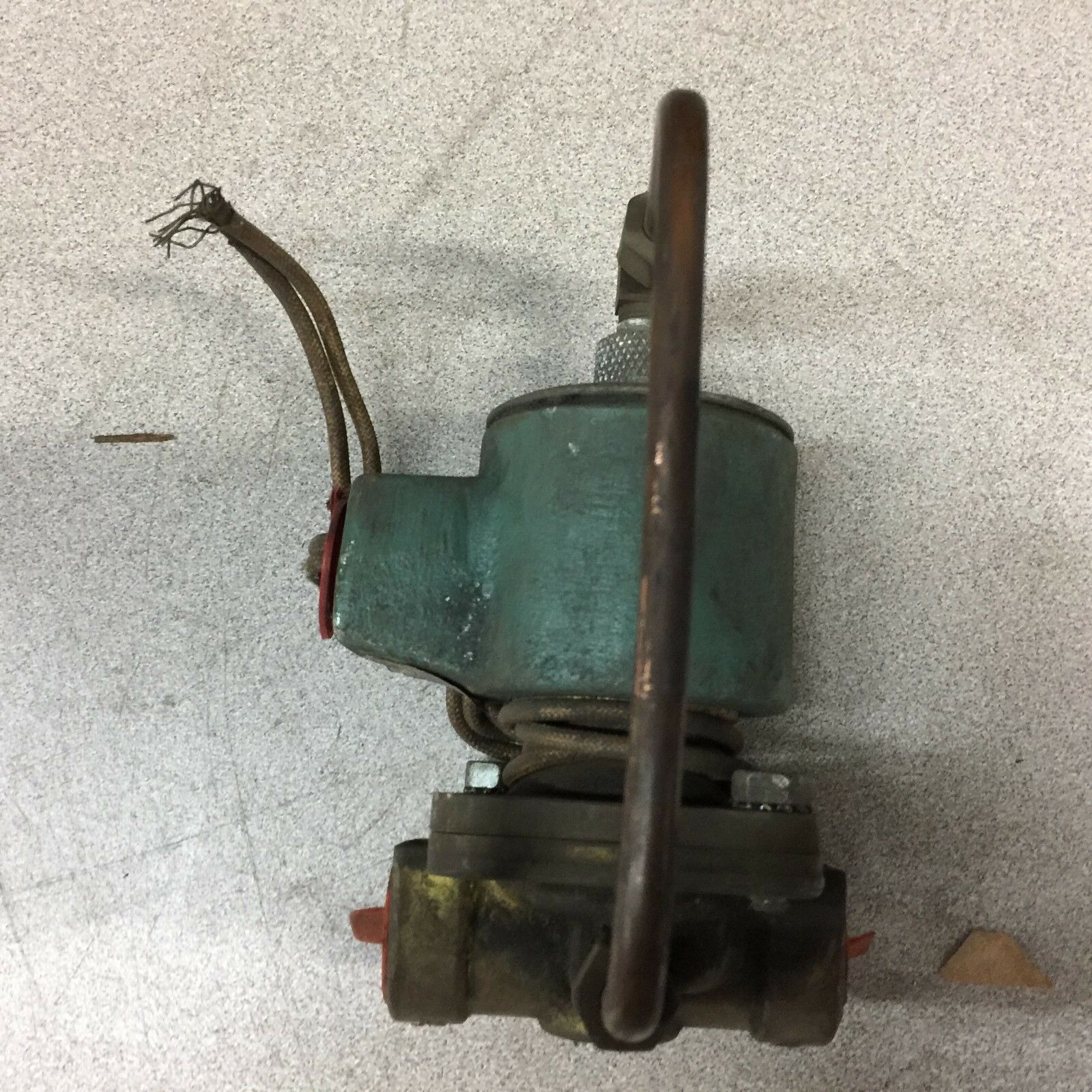 NEW NO BOX ASCO 1/2NPT 5-250PSI 120VAC SOLENOID VALVE HT 8211B 12