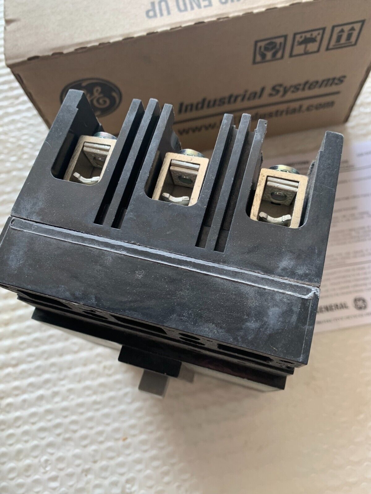 NEW IN BOX GENERAL ELECTRIC 3 POLE 40AMP THED136040 CIRCUIT BREAKER THED136040WL