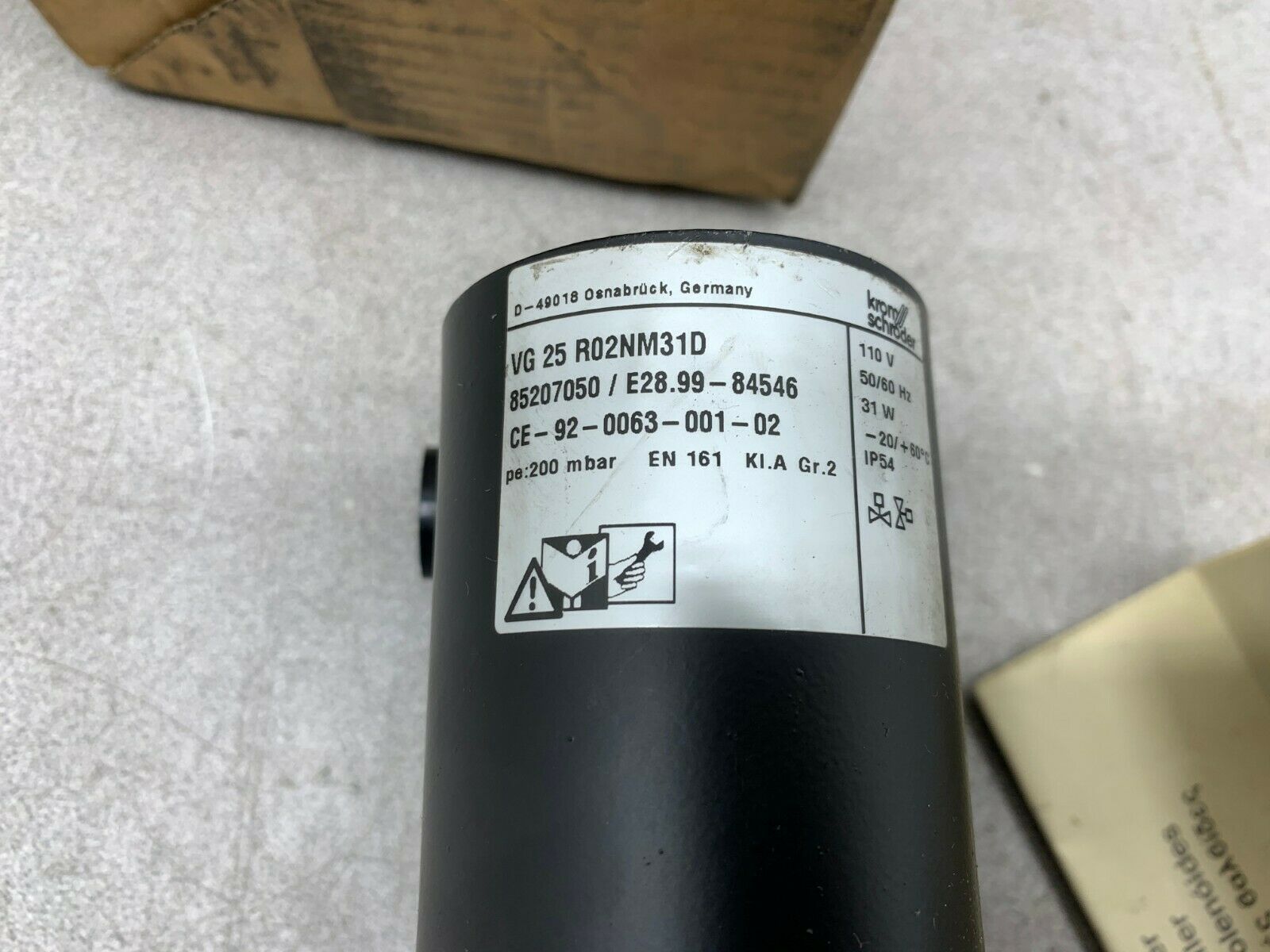 NEW IN BOX KROM SCHRODER GAS SOLENOID VALVE VG 25 R02NM31D