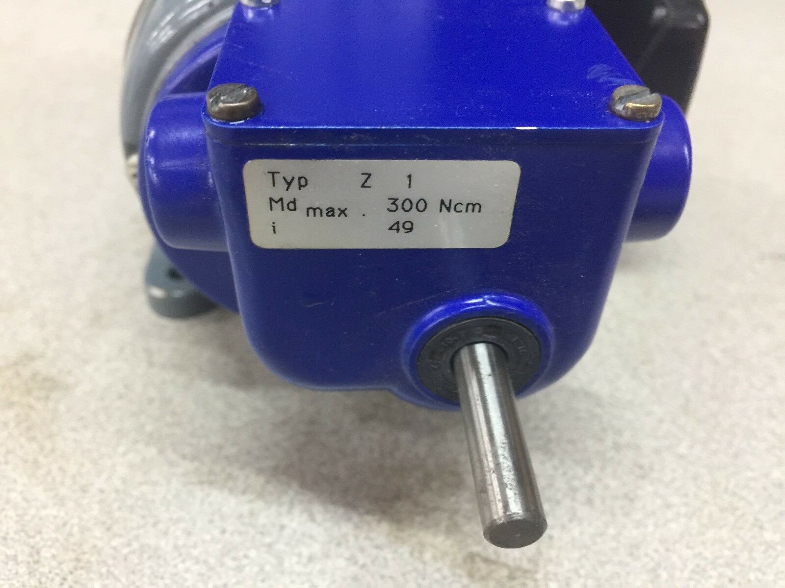 NEW NO BOX CROSCHOPP 3PHASE 230/400V .11/.19A GEARMOTOR 5181994