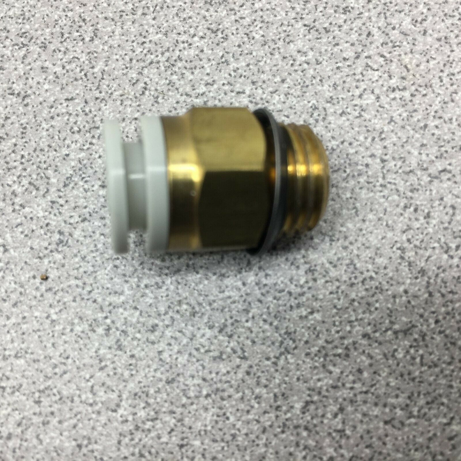 NEW NO BOX (LOT OF 21) SMD 1/4BSP X M8 PUSHLOCK FITTING SMD00000873