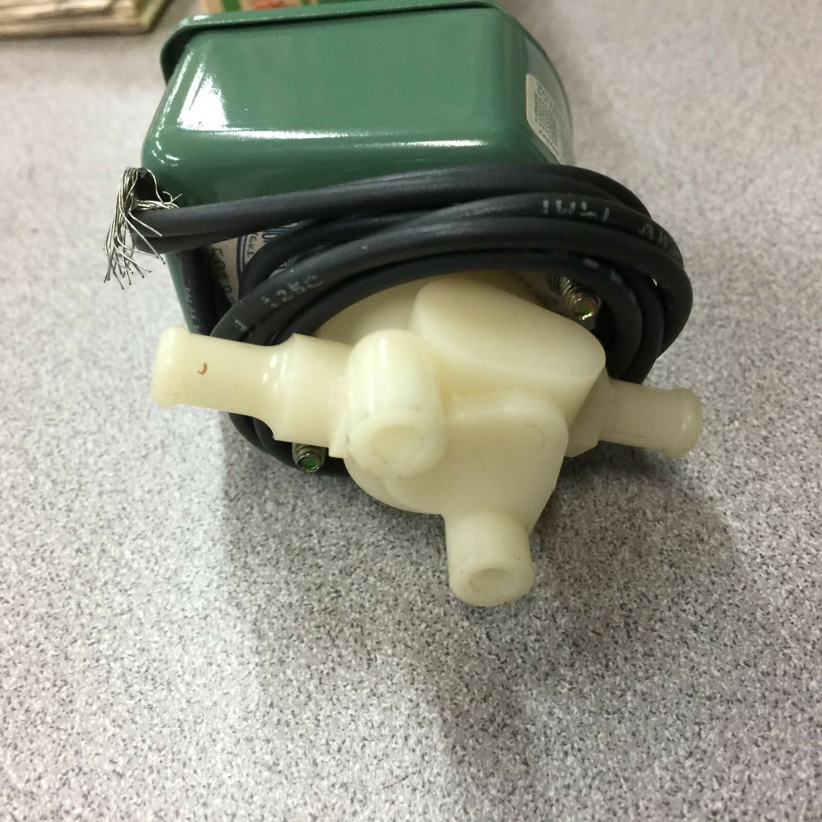 NEW IN BOX ASCO 1/4" 50PSI 12VDC SOLENOID VALVE 8260A54