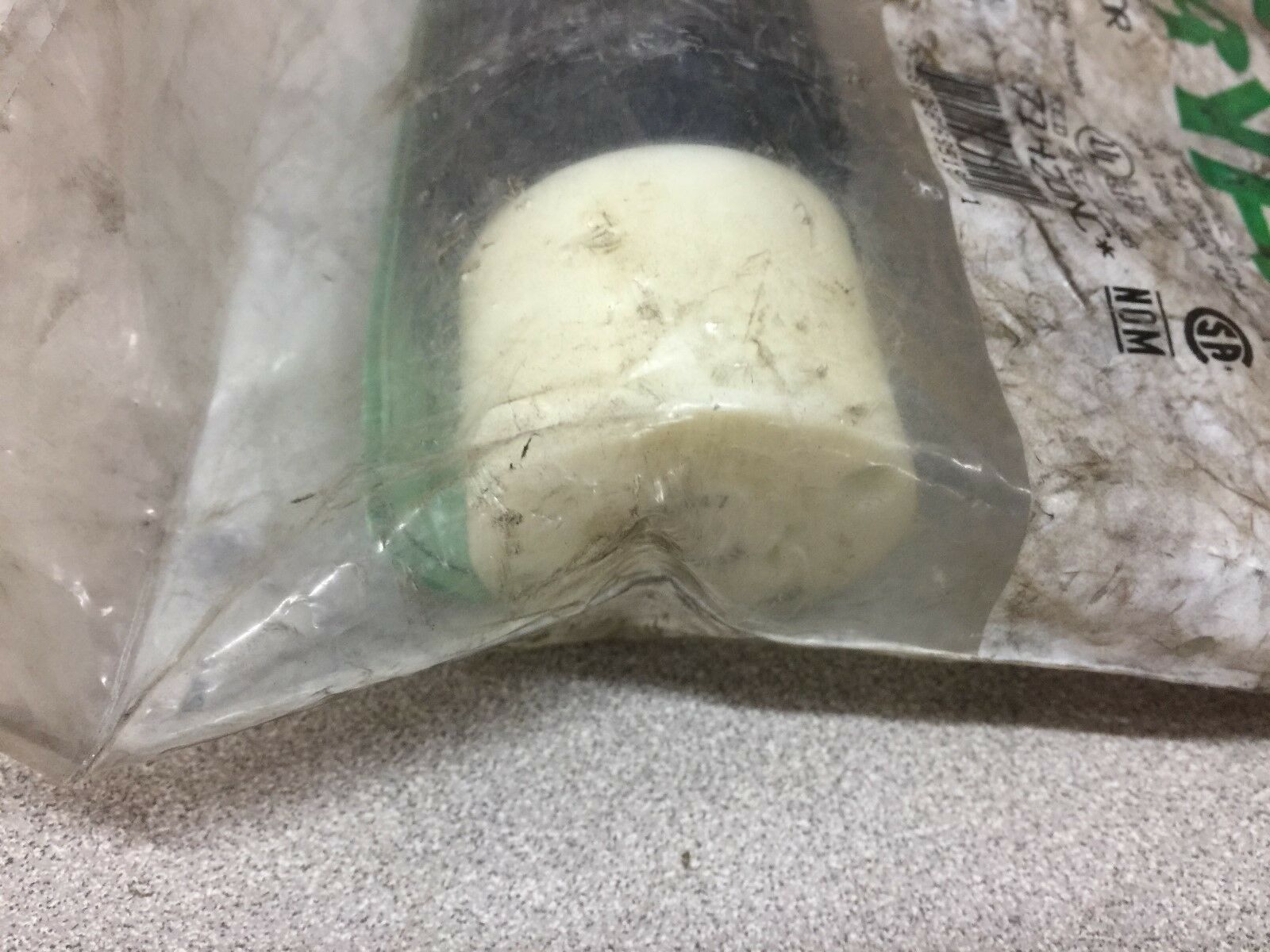 NEW IN ORIGINAL PACKAGE BRYANT LOCKING CONNECTER 20AMP 3P 4W 250V 71420NC