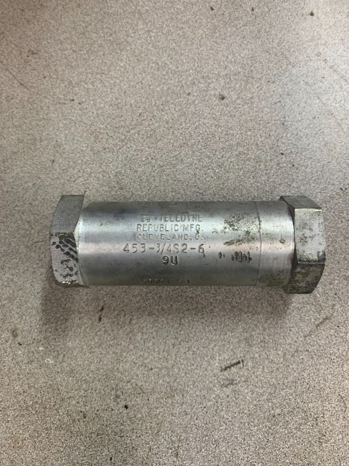 NEW NO BOX TELEDYNE HYDRAULIC CHECK VALVE 453-3/4S2-6
