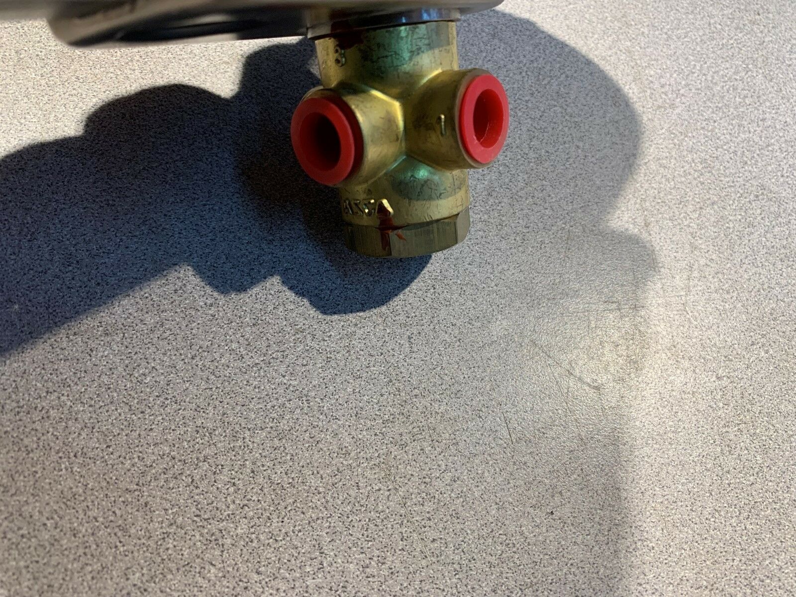 NEW NO BOX ASCO NUCLEAR 125VDC. SOLENOID VALVE 1/4" PIPE SIZE NPK8320A184 E