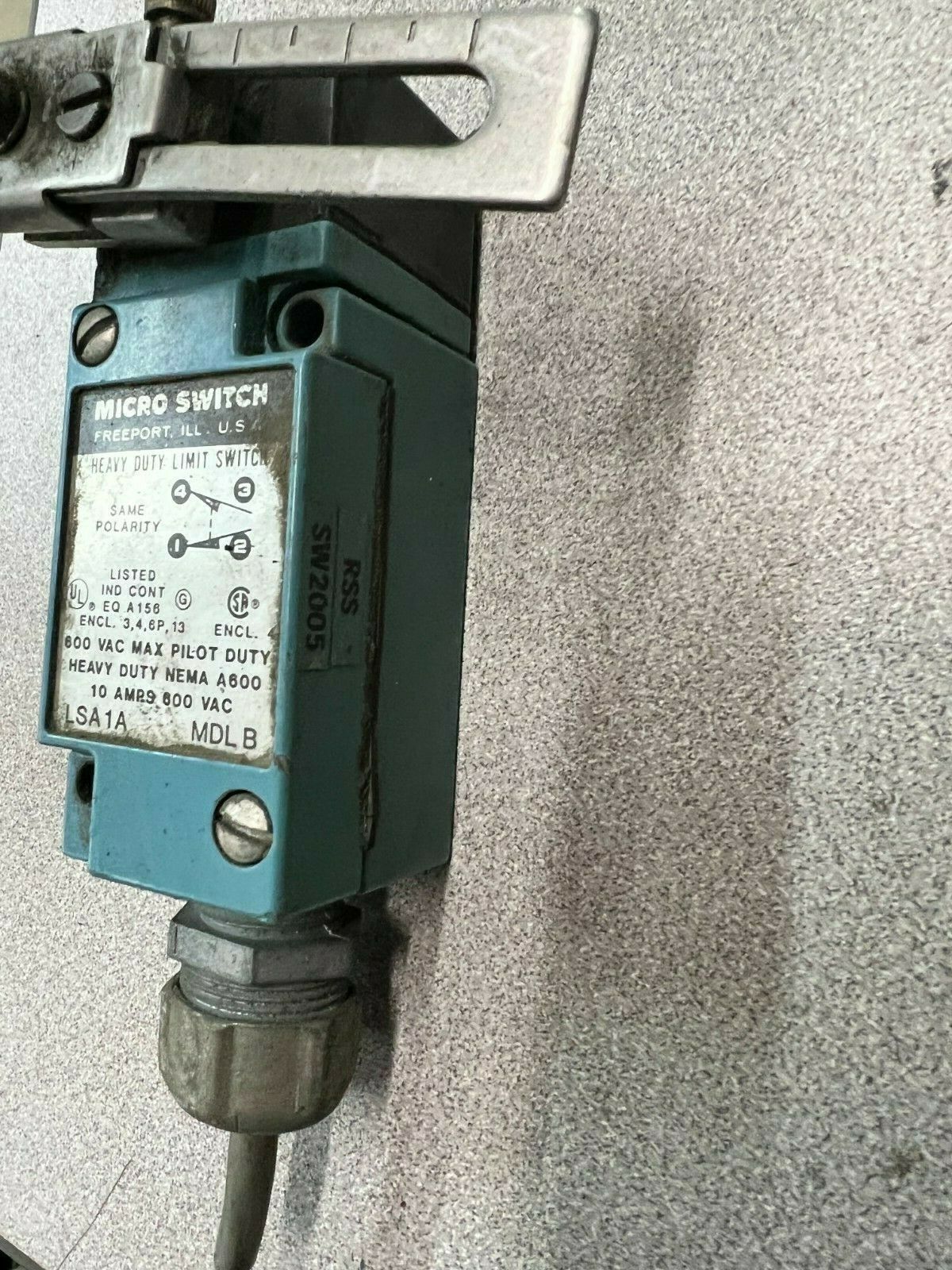 USED MICRO LIMIT SWITCH LSA1A