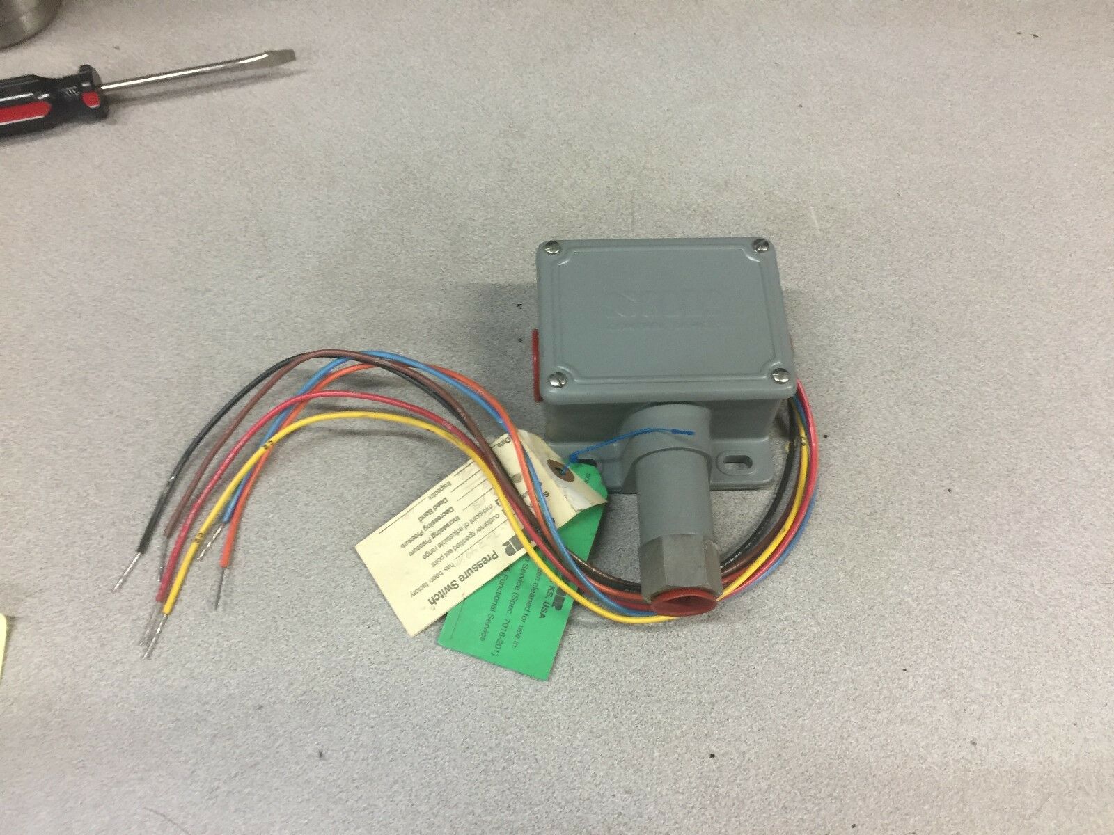 NEW NO BOX SOR 20-180PI RANGE PRESSURE SWITCH 6N3-KK5-M9-C2A-BB