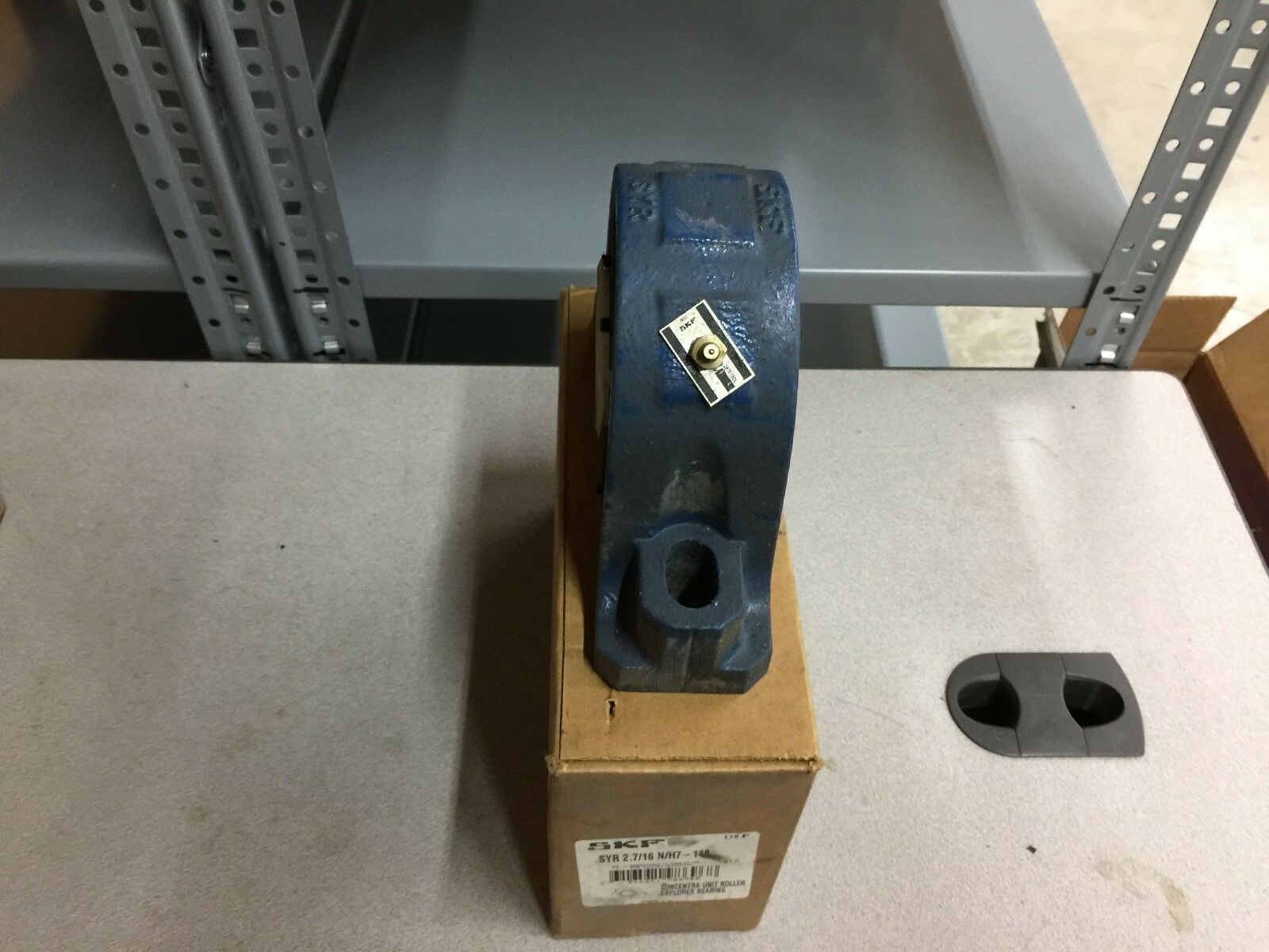 NEW IN BOX SKF 2-7/16 PILLOW BLOCK BEARING SYR 2.7/16 N/H7-118