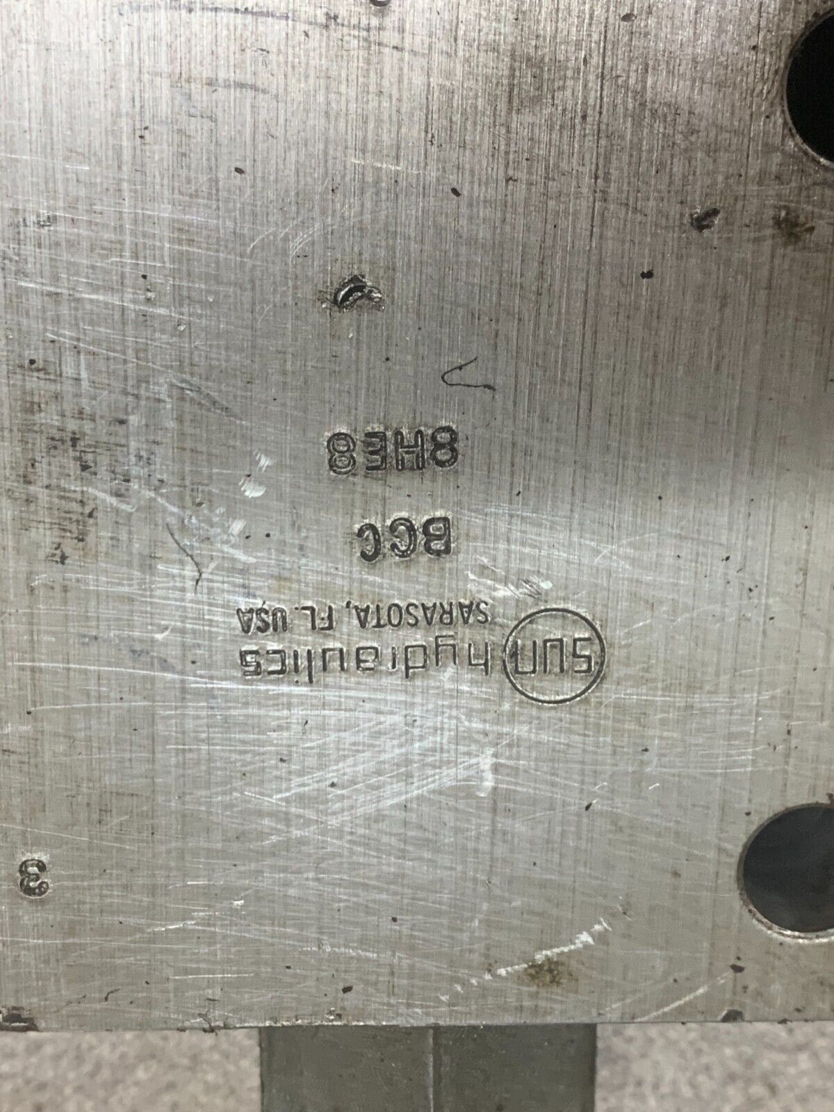 NEW NO BOX SUN HYDRAULICS BCC 8HE8 MANIFOLD