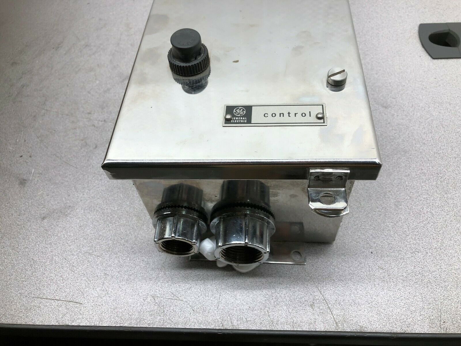 NEW IN BOX GE 480 VAC SIZE 1 MOTOR STARTER IN STAINLESS STEEL ENCLOSURE CR206 /