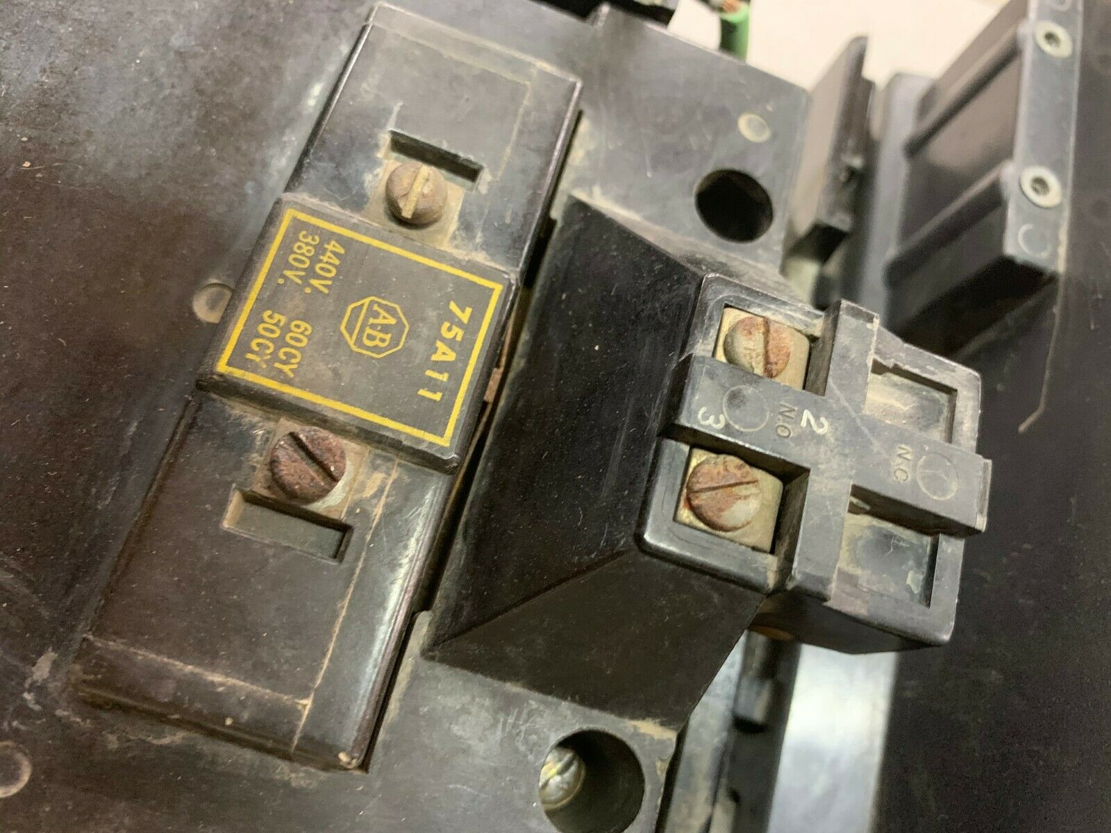 NEW NO BOX ALLEN-BRADLEY SIZE 5 STARTER WITH 380-440V. COIL 709-FOD103 SERIES K